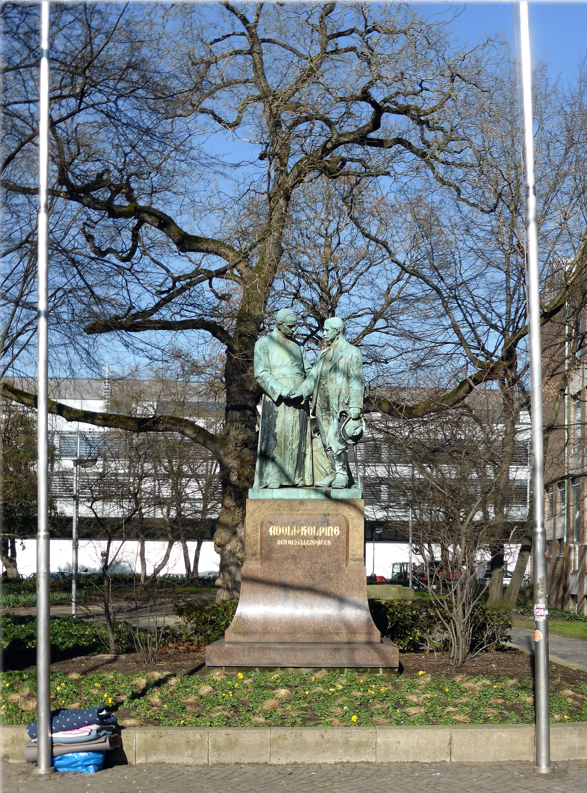 Adolph Kolping -Denkmal, Kolpingplatz, Köln-Altstadt-Nord. Bronceguss Förster u. Kracht Düsseldorf 1903; Bildhauer Johann Baptist Schreiner.