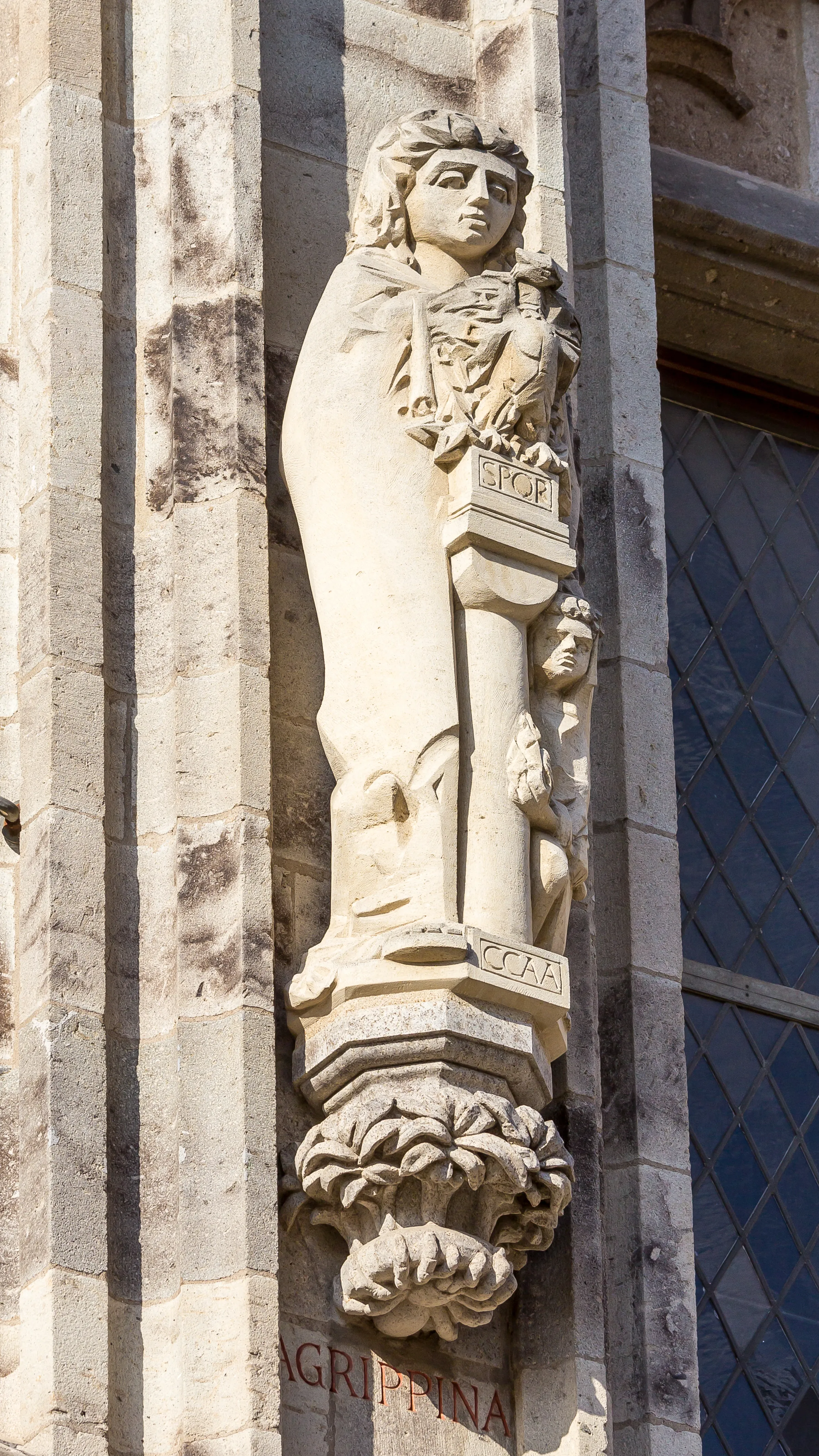 Agrippina-Figur am Kölner Rathausturm