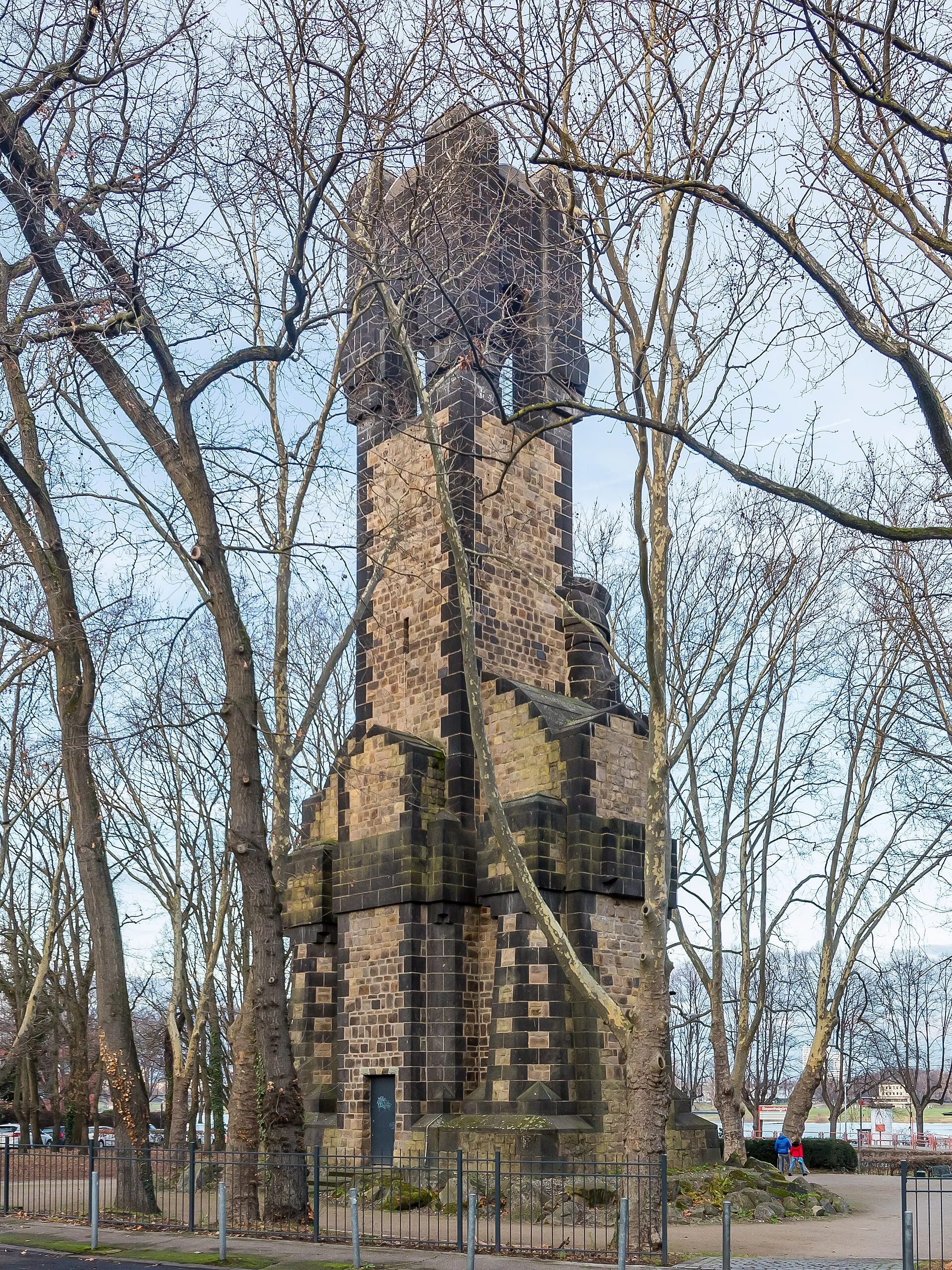 Bismarckturm, Köln, Rückansicht