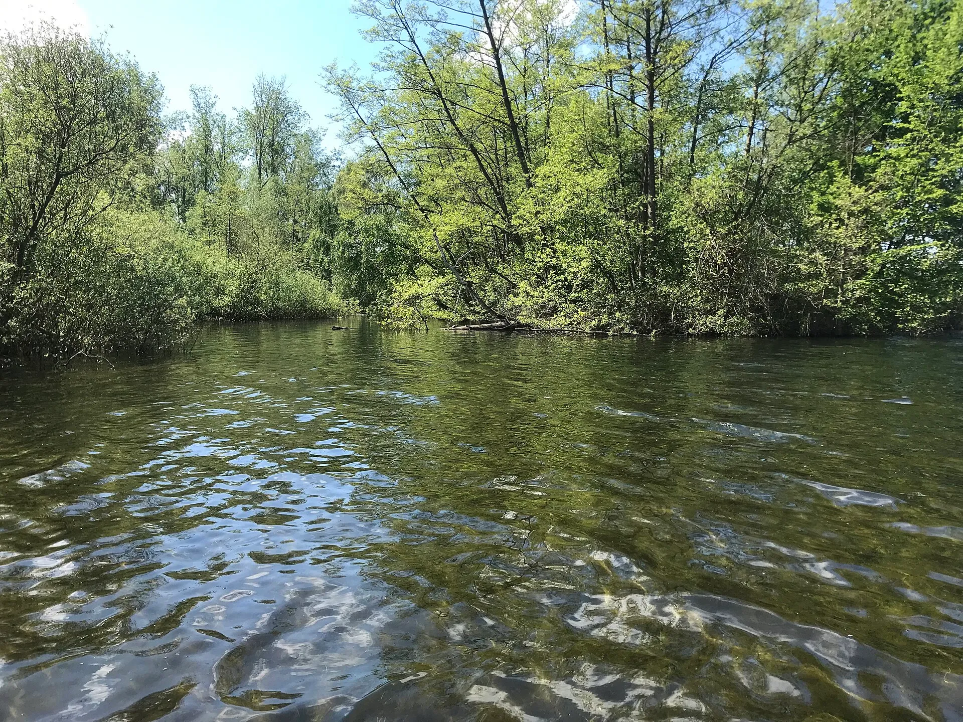 A small Island with an impassable "intracoastal waterway"