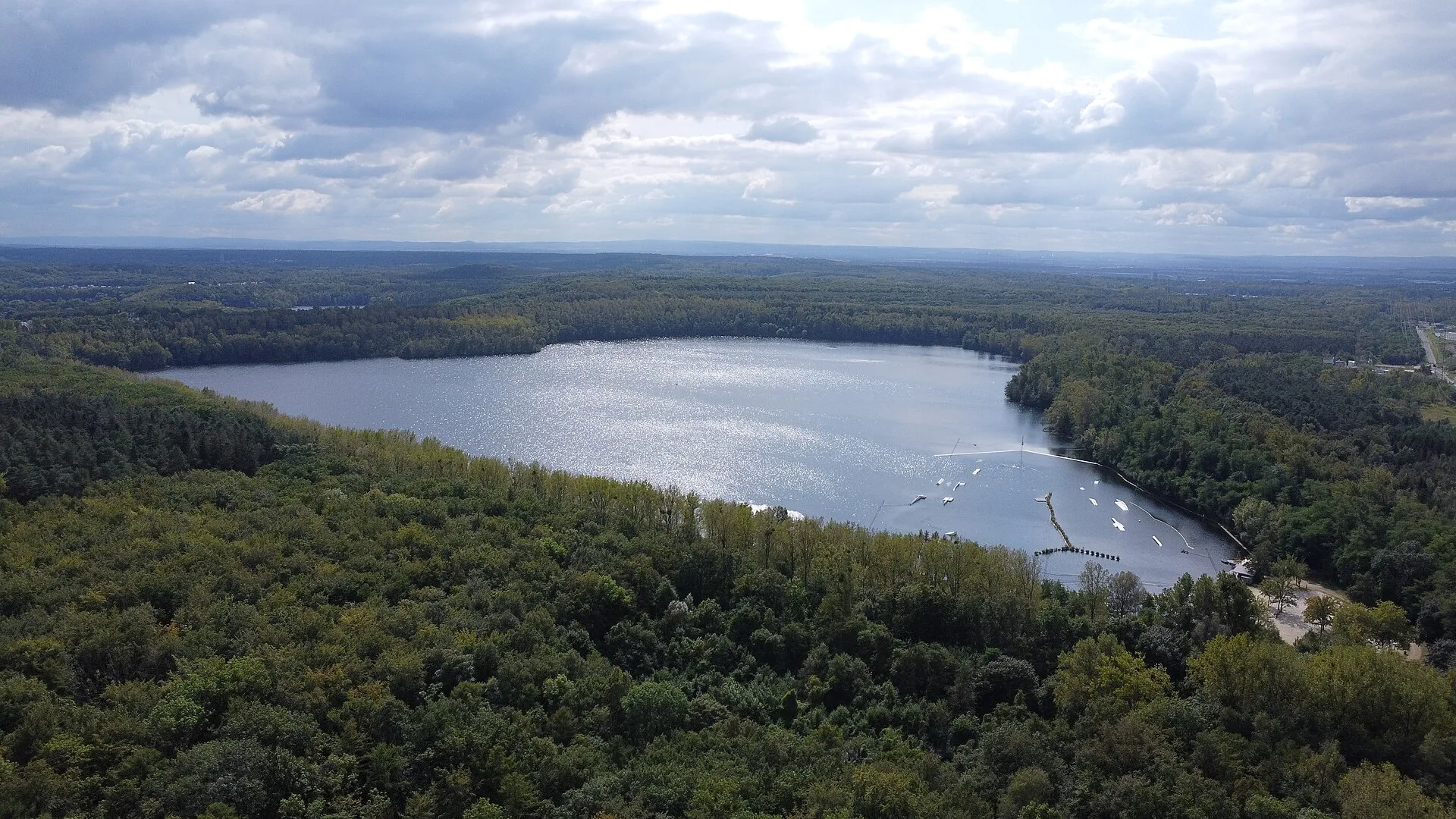 Lake Bleibtreu from the North