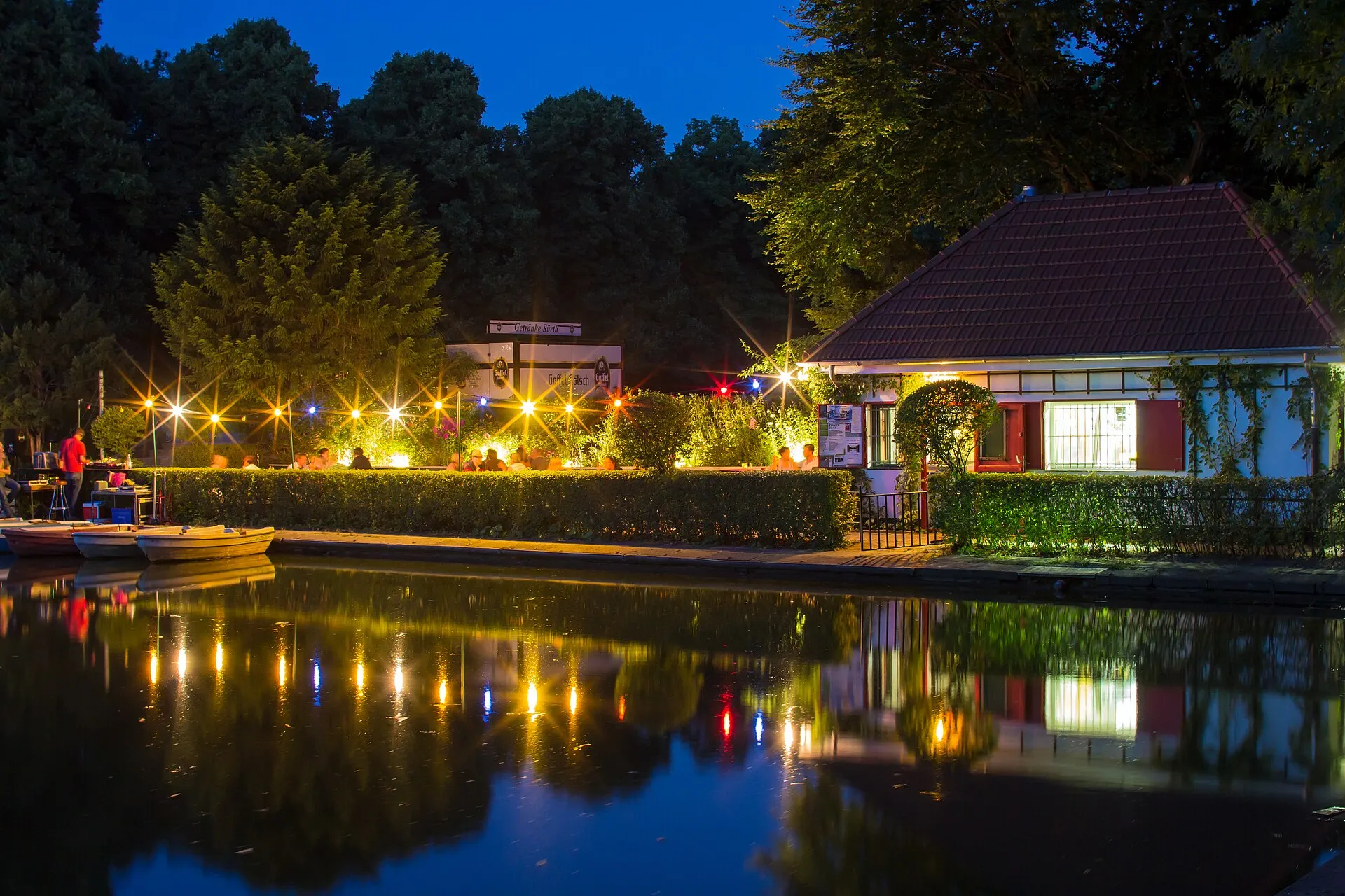 Bootshaus mit Biergarten (2013)