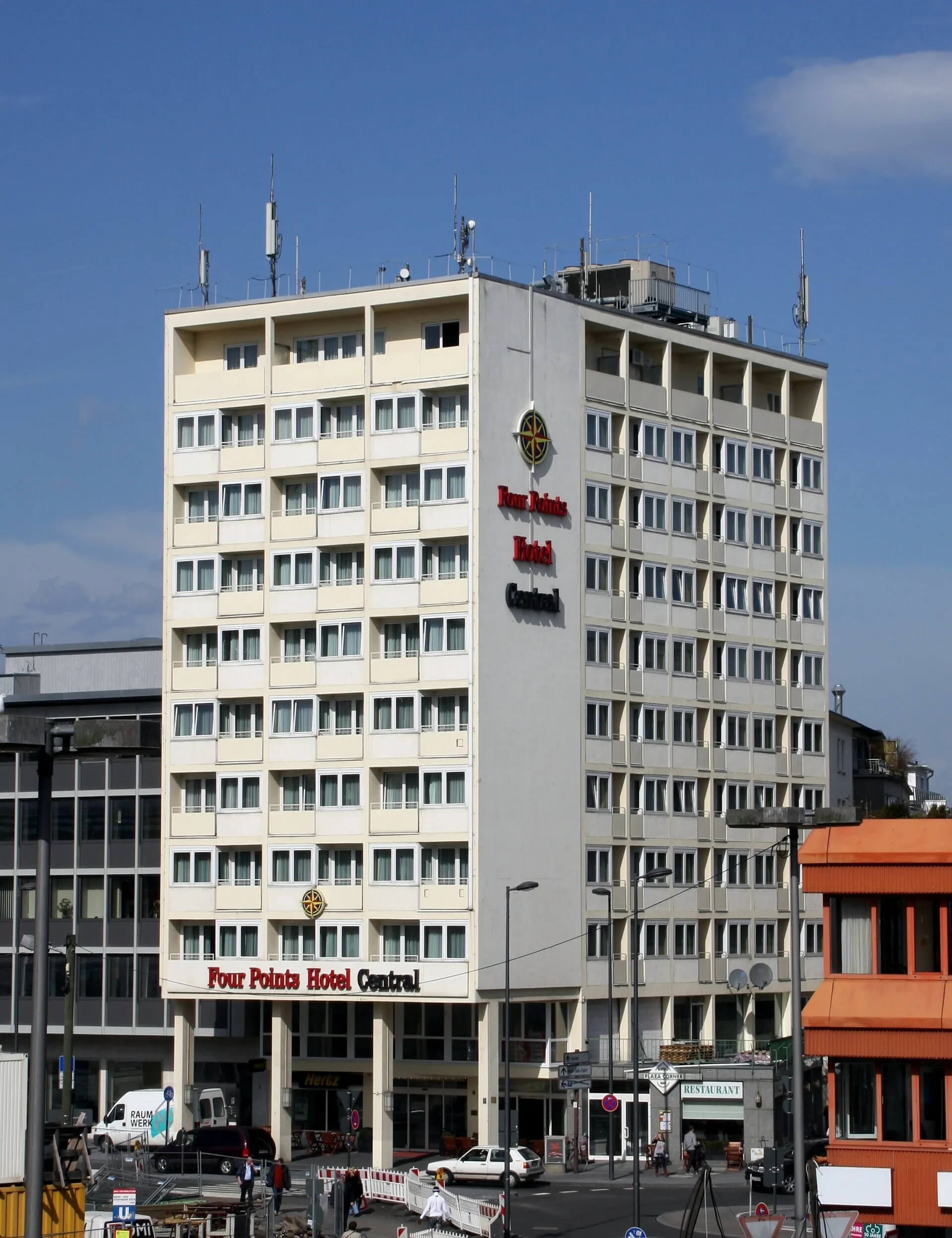 Breslauer Platz 2 – ehemaliges Four Points Hotel Central (März 2010)