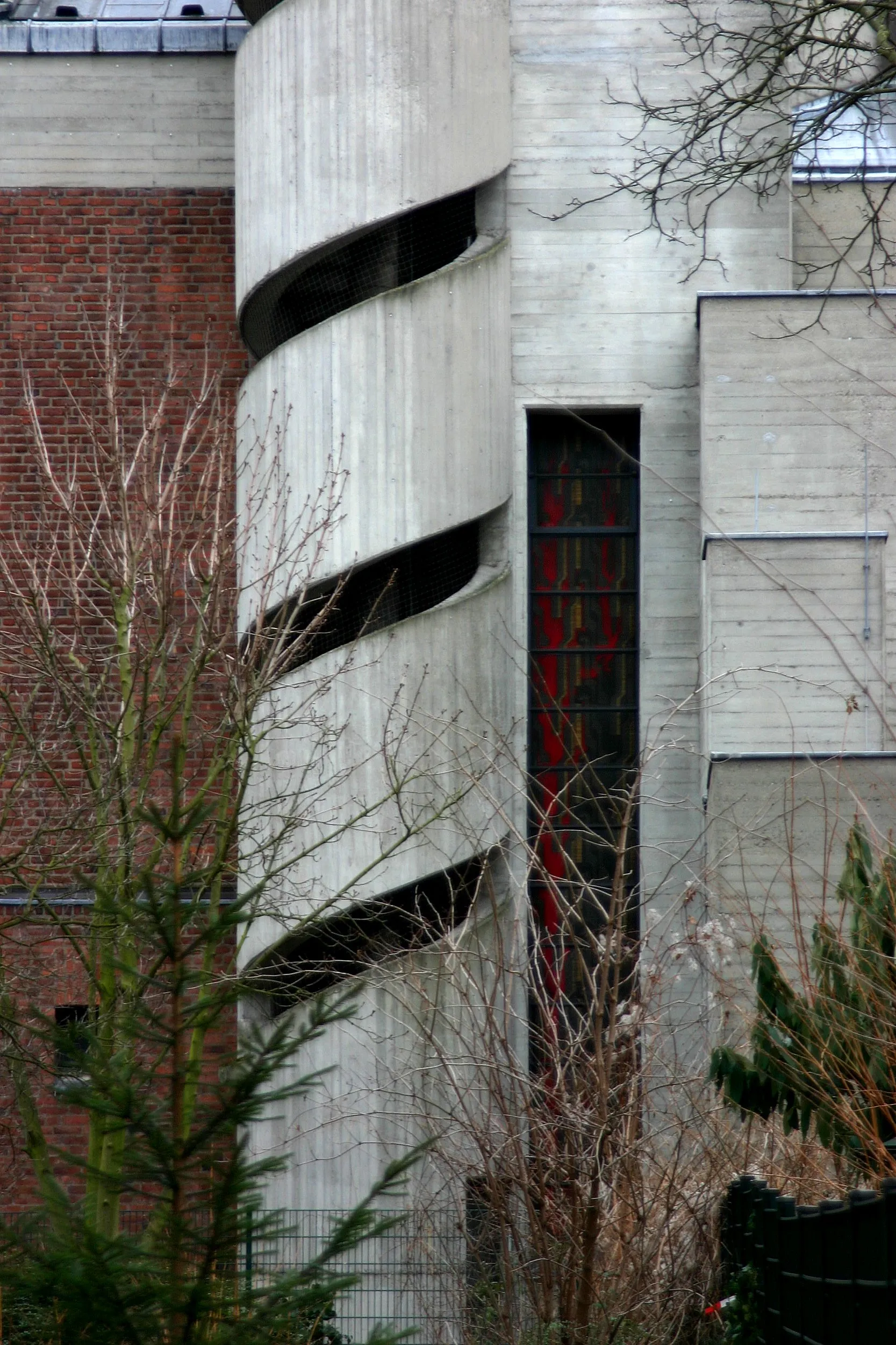 Christi Auferstehung Köln-Lindenthal Nordseite