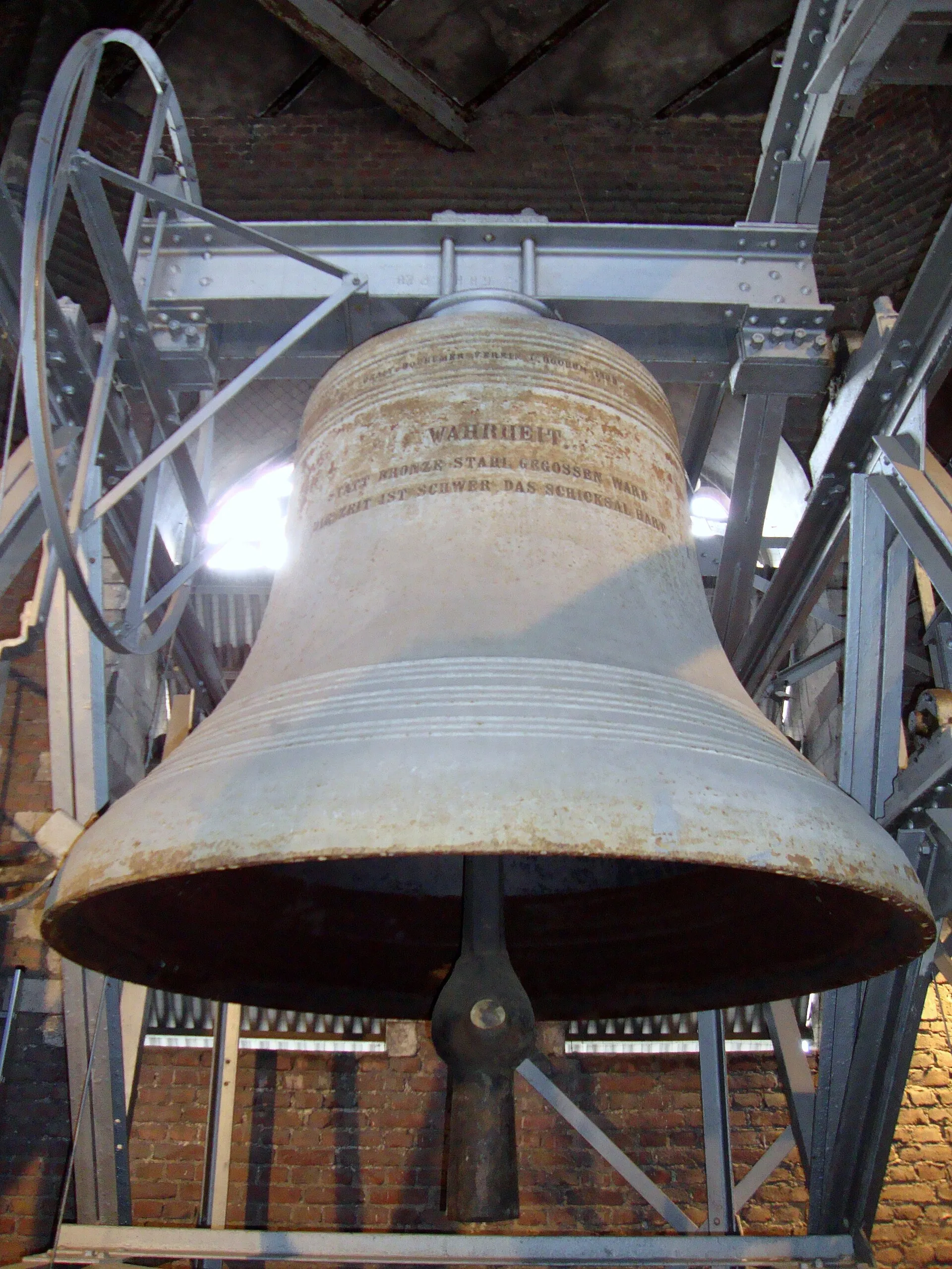 Köln, Christuskirche. Große Glocke, 1923, Bochumer Verein, Ø 1790 mm, Schlagton h 0 .