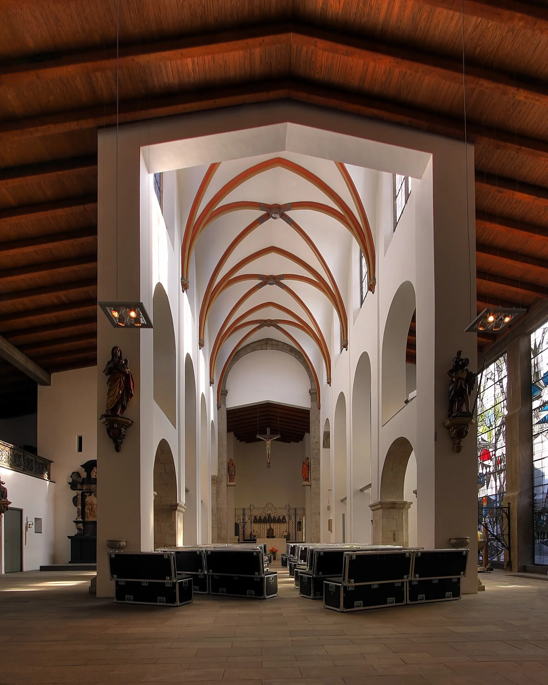 Innenraum der denkmalgeschützten Kirche St. Johann Baptist, Köln