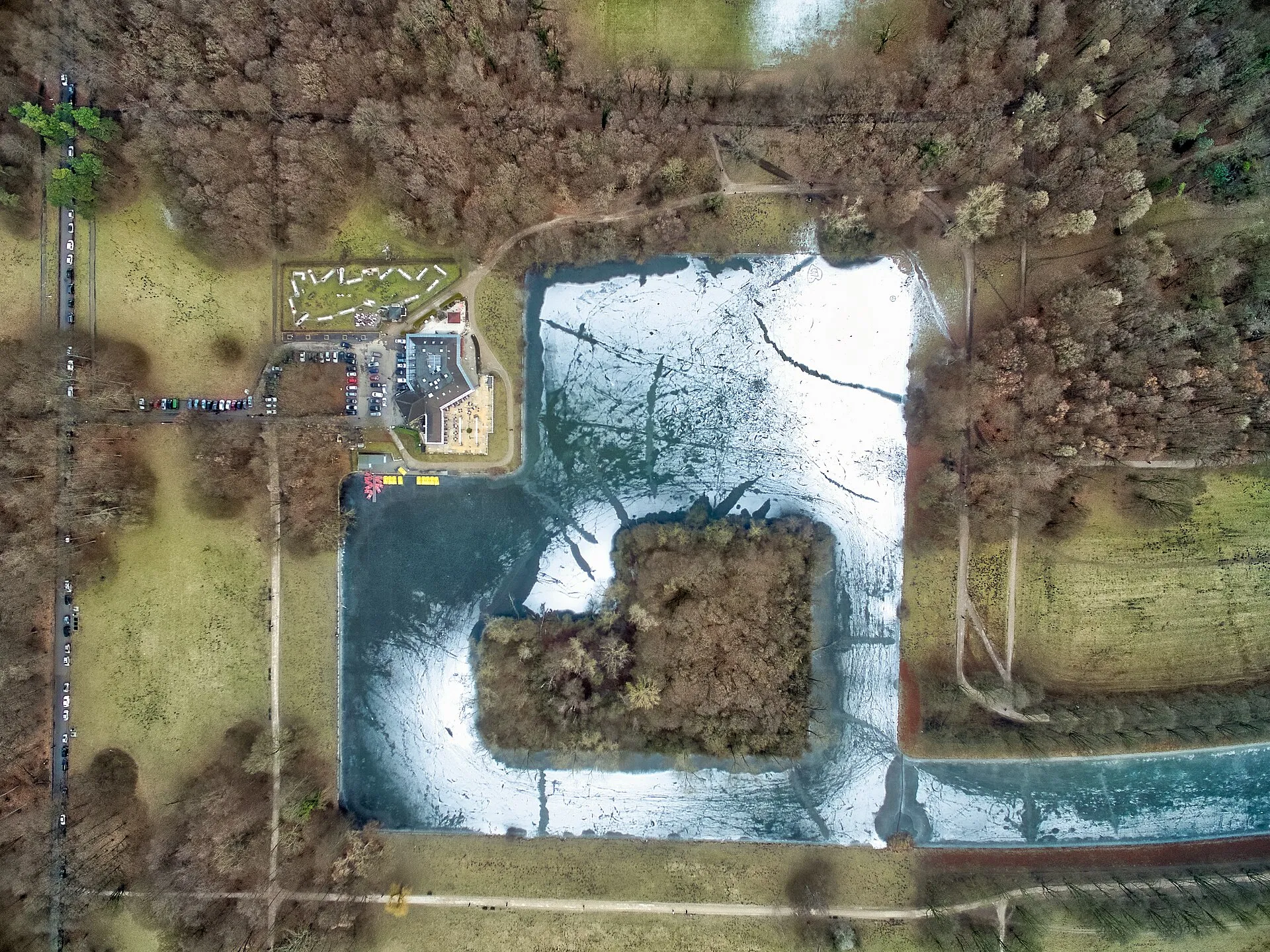 Decksteiner Weiher im Januar 2017 – zugefroren