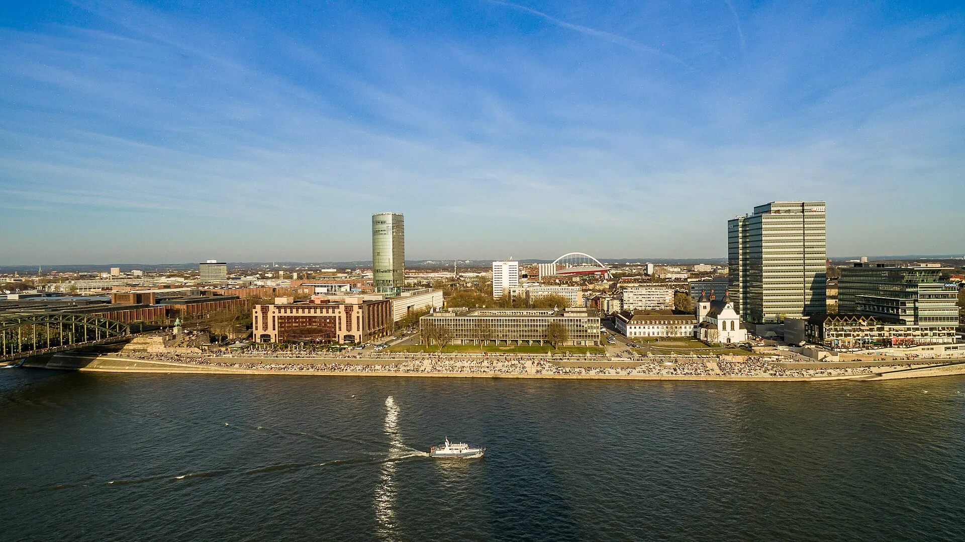 Köln Deutz Rheinboulevard