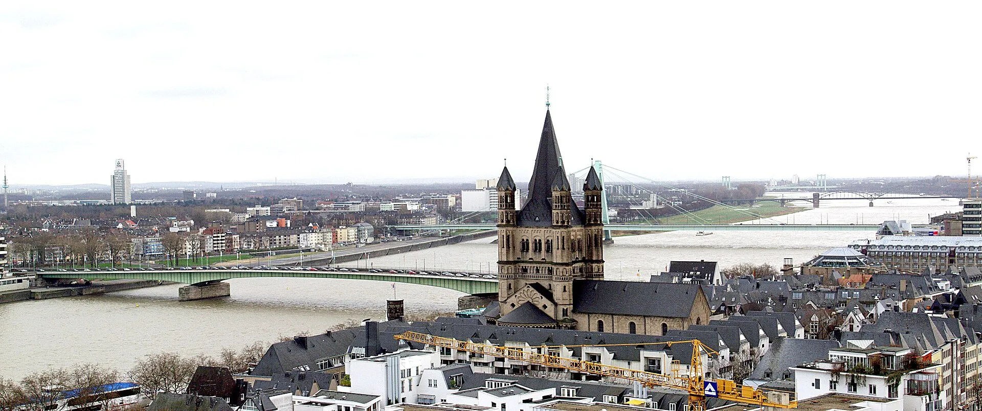 Deutzer Brücke, Groß St. Martin und das Martinsviertel