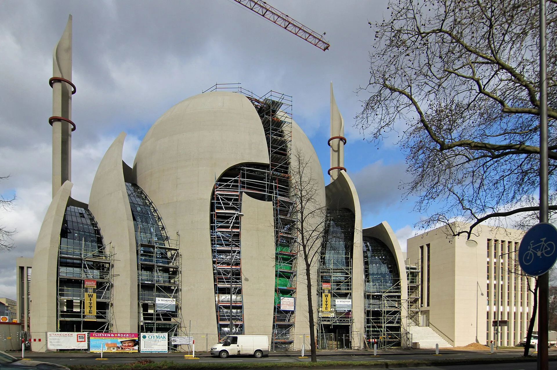 Rohbau der DITIB-Zentralmoschee Köln-Ehrenfeld. Architekt: Paul Böhm und Gottfried Böhm. Grundsteinlegung: 7. November 2009.