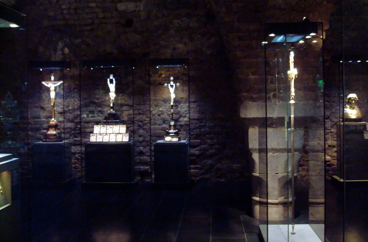 Cologne Cathedral Treasury ( Domschatzkammer ).