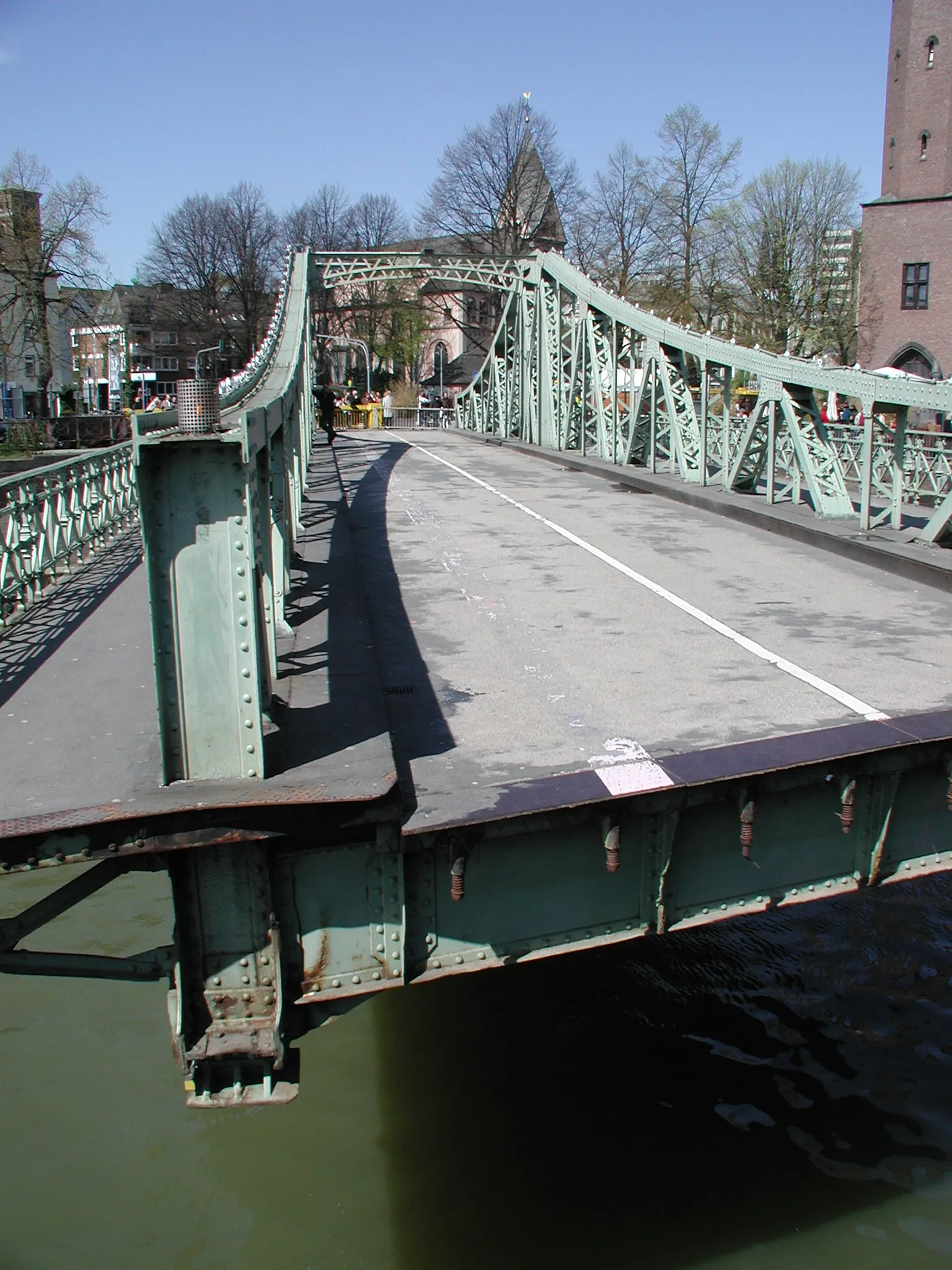 Köln,Drehbrücke in Betrieb