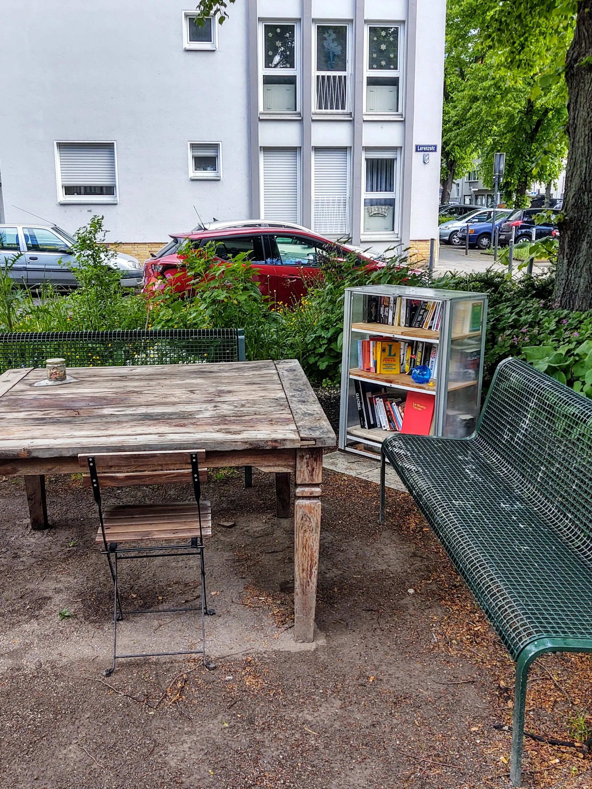 Öffentlicher Bücherschrank am Düxer Bock