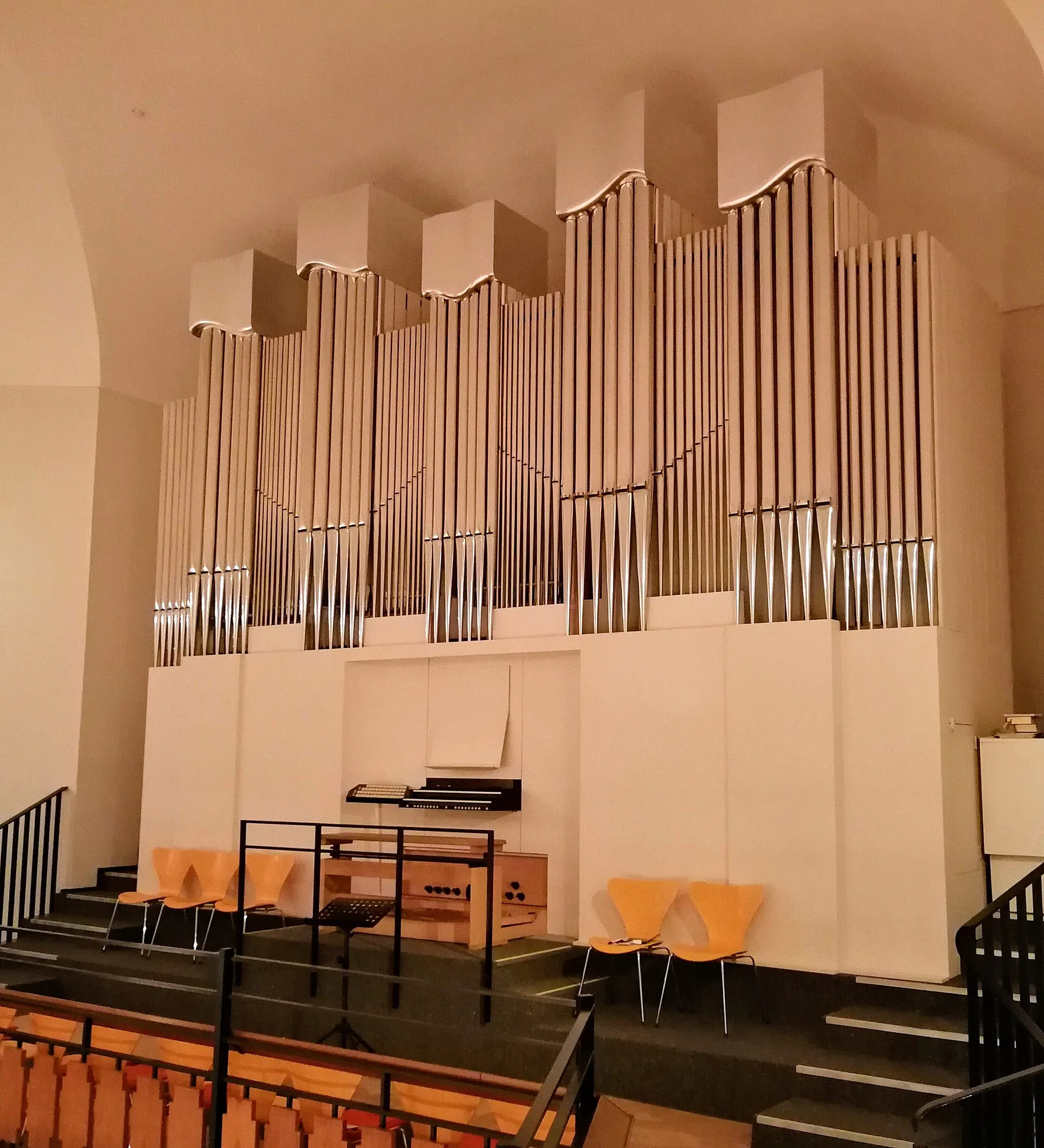 Woehl-Orgel (II/P/ca. 26 u. Transmissionen, 2017) der evangelischen Friedenskirche Köln-Mülheim, Nordrhein-Westfalen, Deutschland