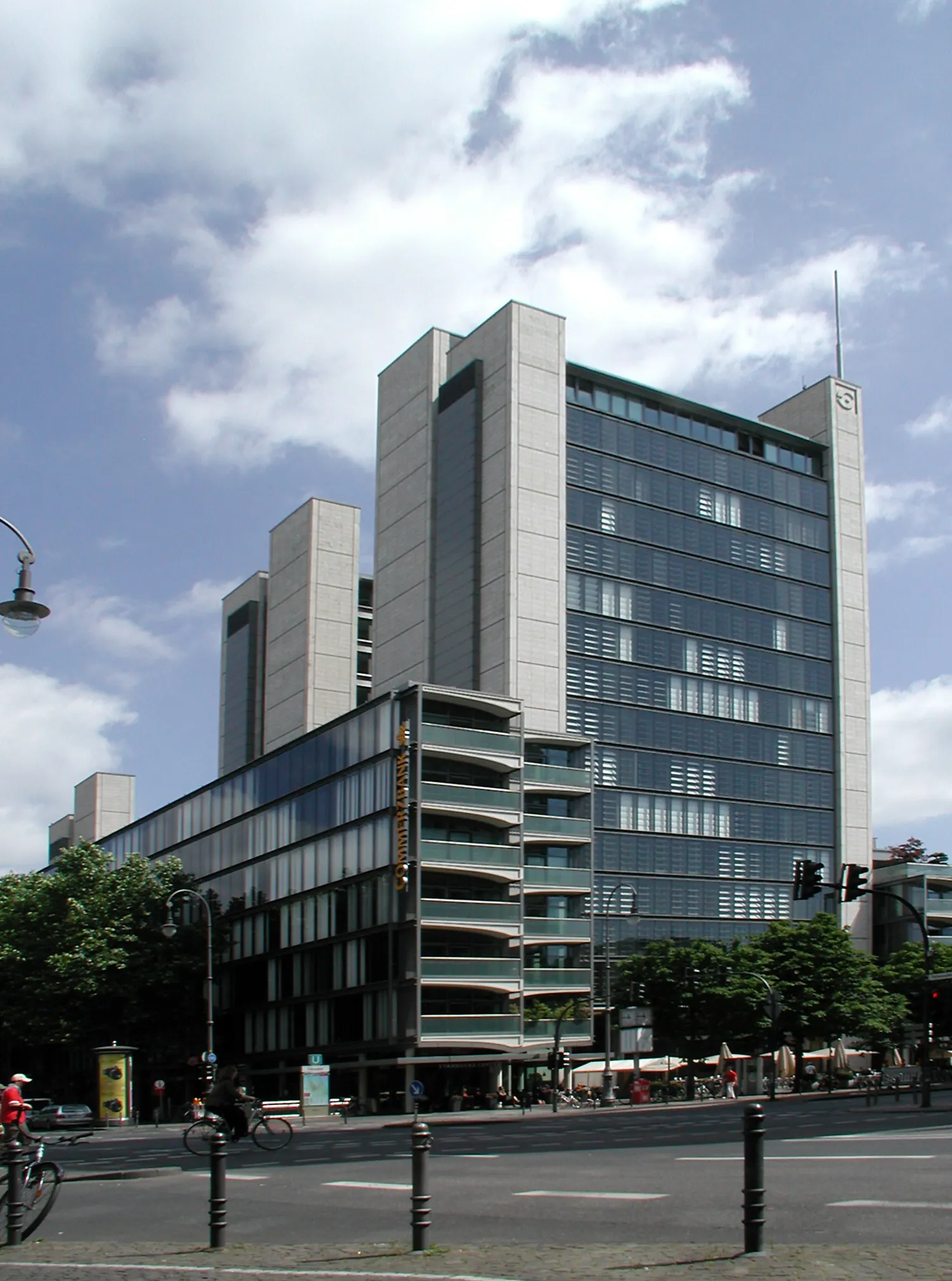 Köln, Hohenzollernring Kreuzung Friesenplatz, Nordseite