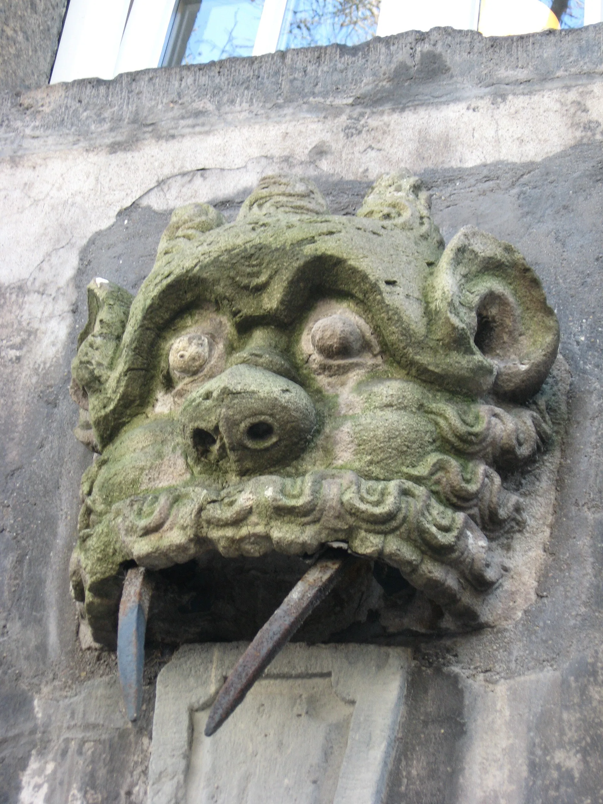Grinkopf am Brauhaus "Gilden im Zims - Heimat kölscher Helden" (hist. Haus "Zum Sankt Peter"), Köln Heumarkt