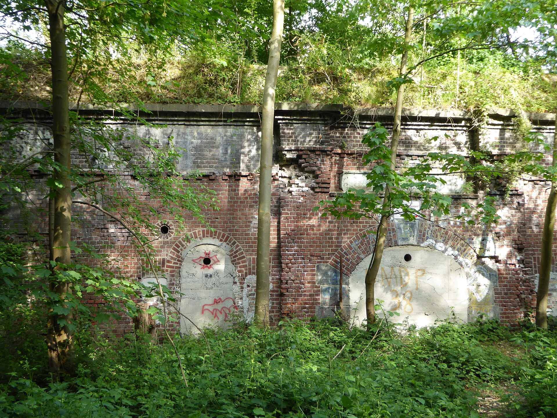Reste des Zwischenwerkes IX b