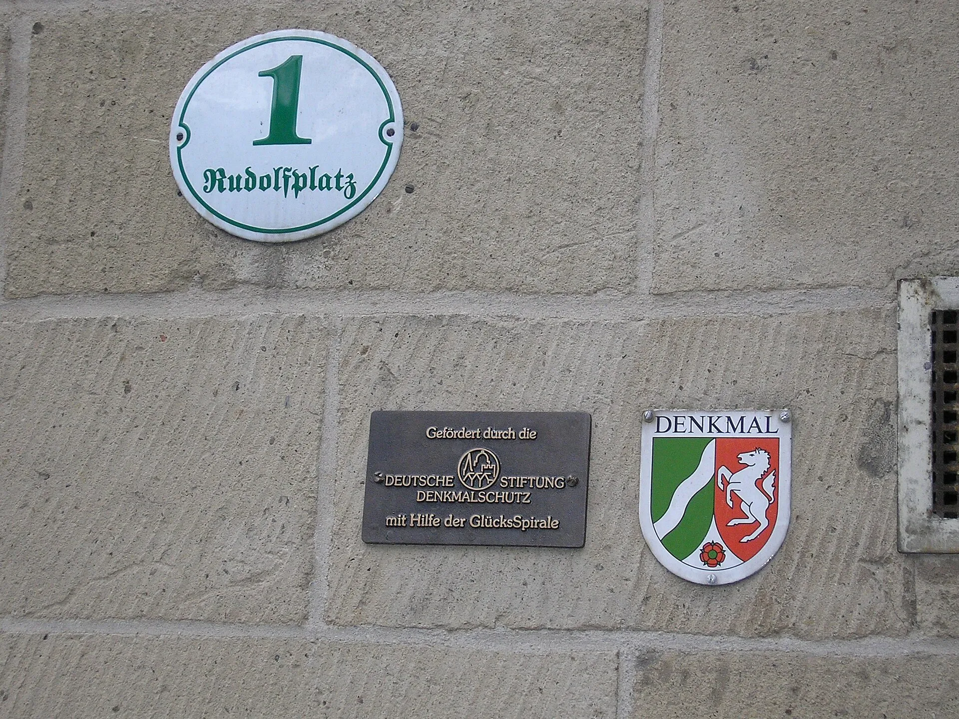 Rudolfplatz Nr. 1, Adresse der Hahnentorburg.