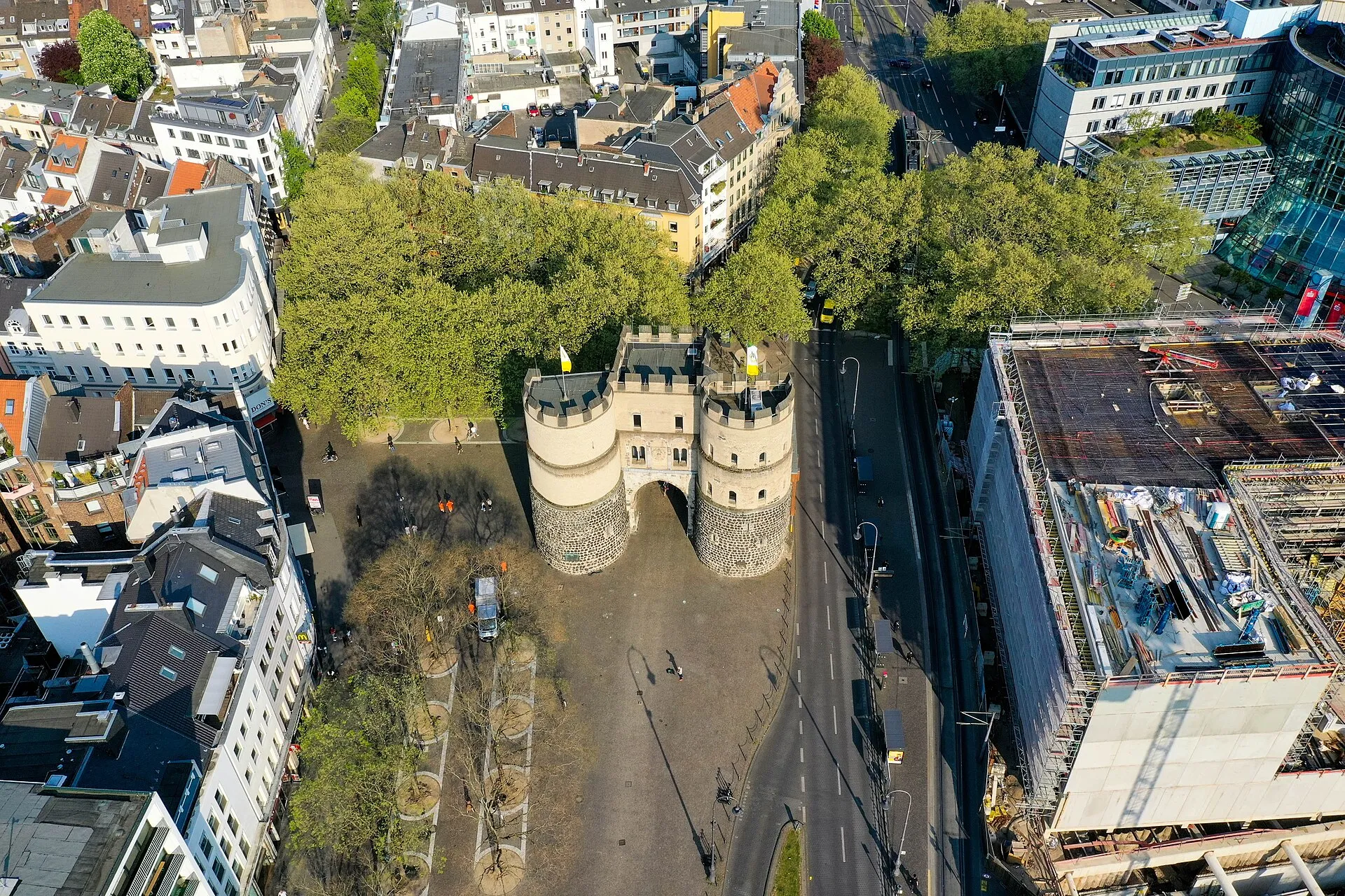 Der Rudolfplatz mit dem Tor (2020)