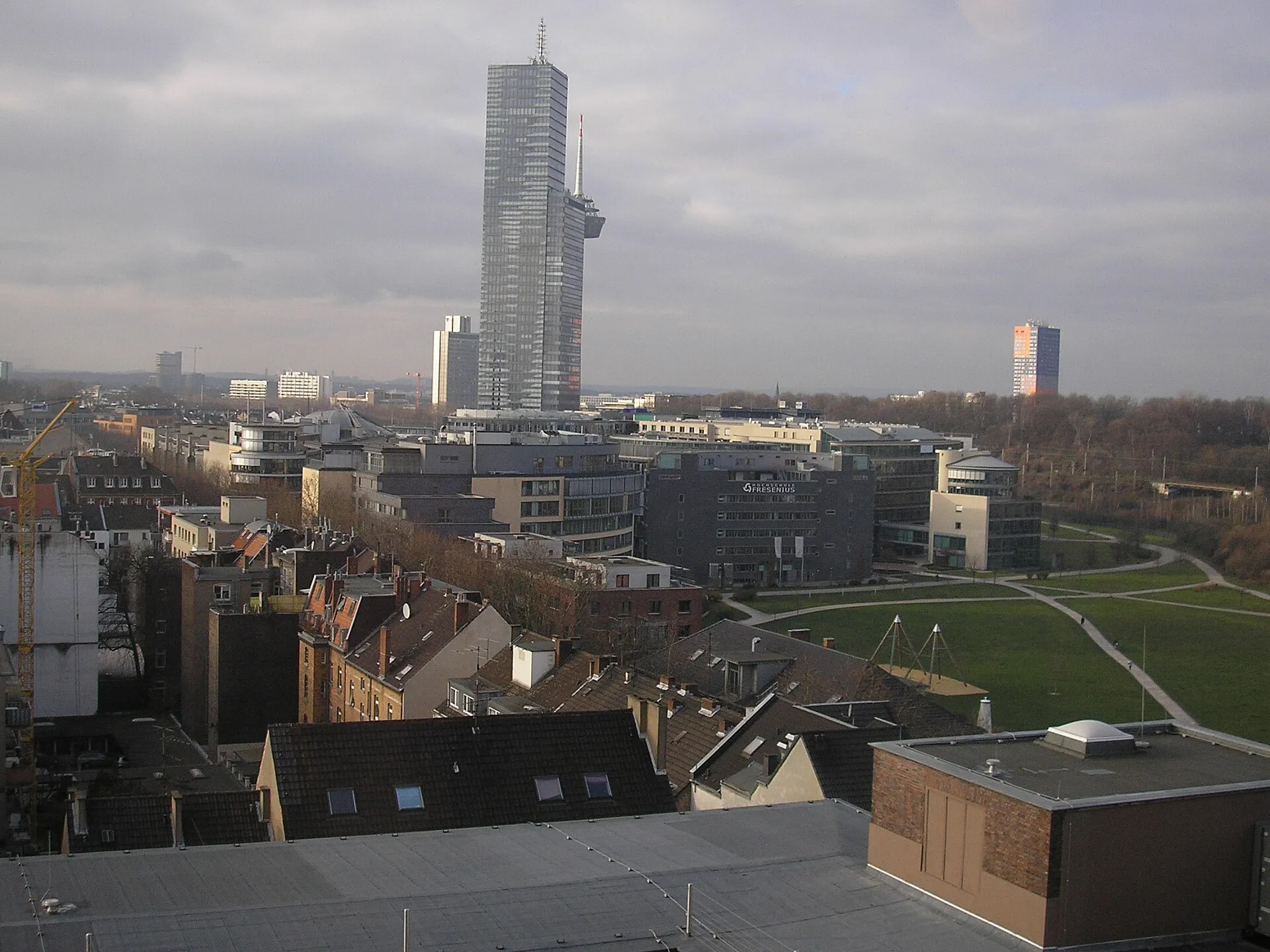 Hansahochhaus Köln, Blick vom 10. OG zum Mediapark.