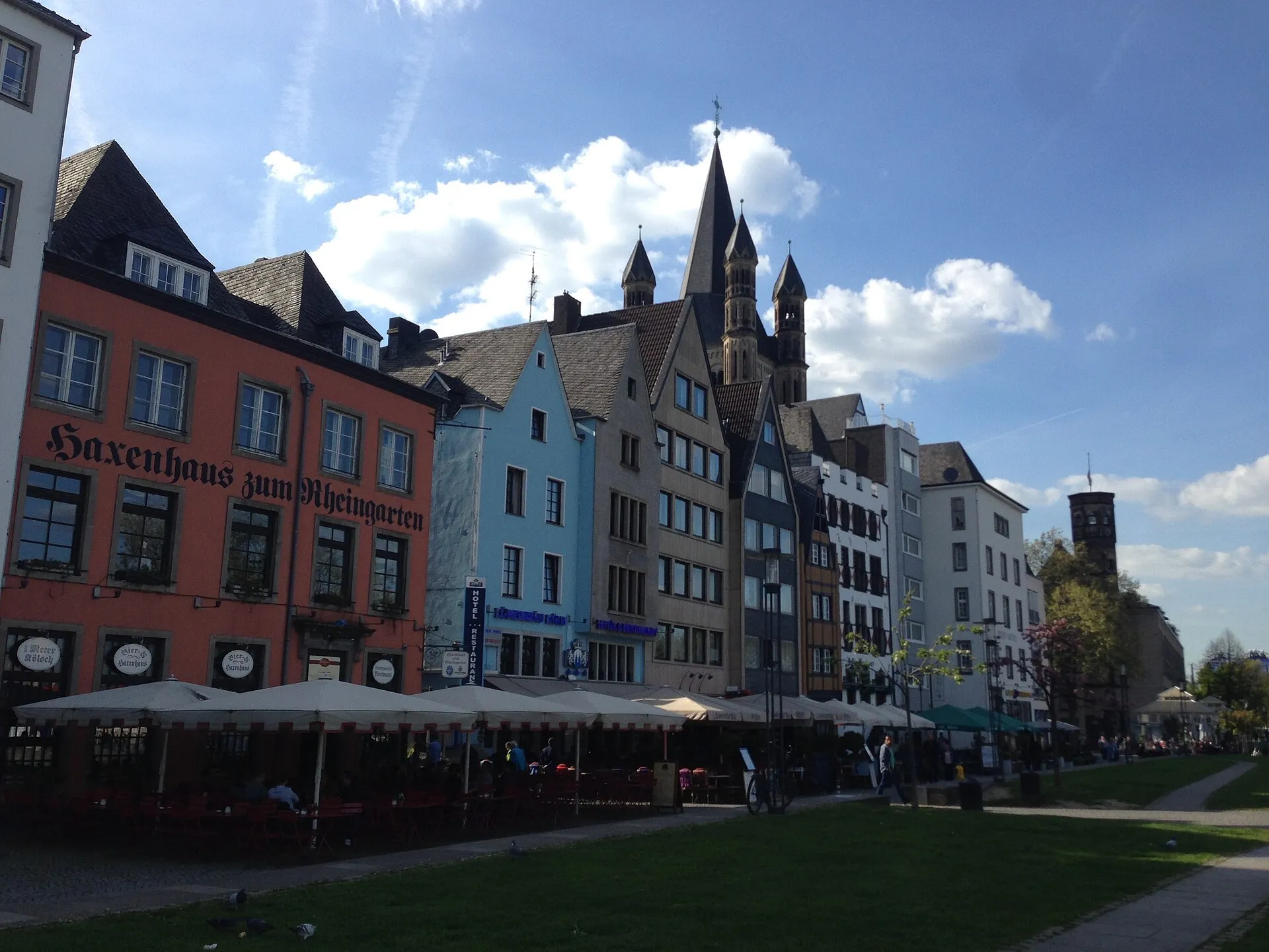 Häuser am Rheingarten in Köln
