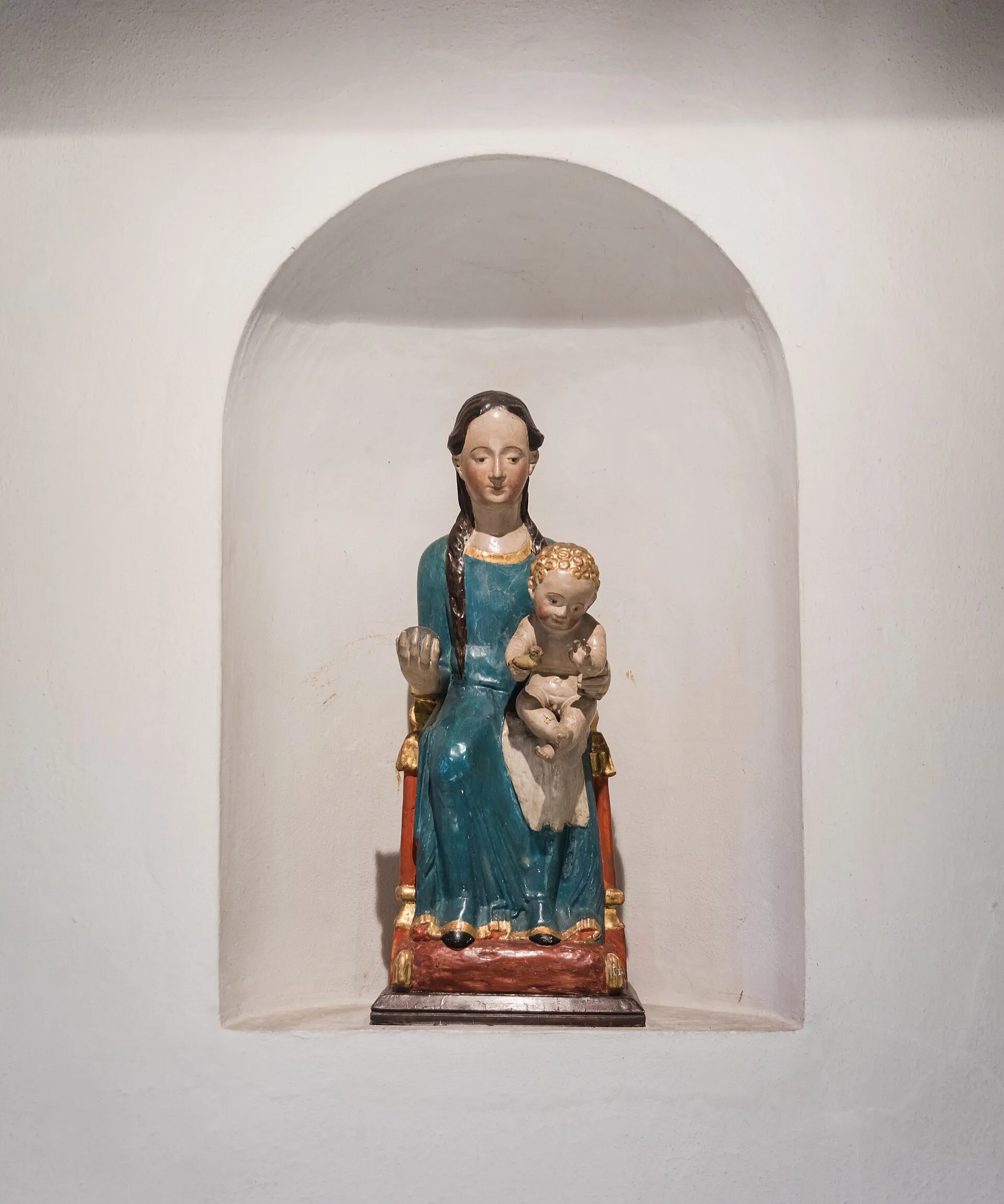 Kirche Heilig Kreuz, Köln-Weidenpesch. Architekt: Heinrich Bartmann, 1931. Merheimer Madonna, 1210/1430