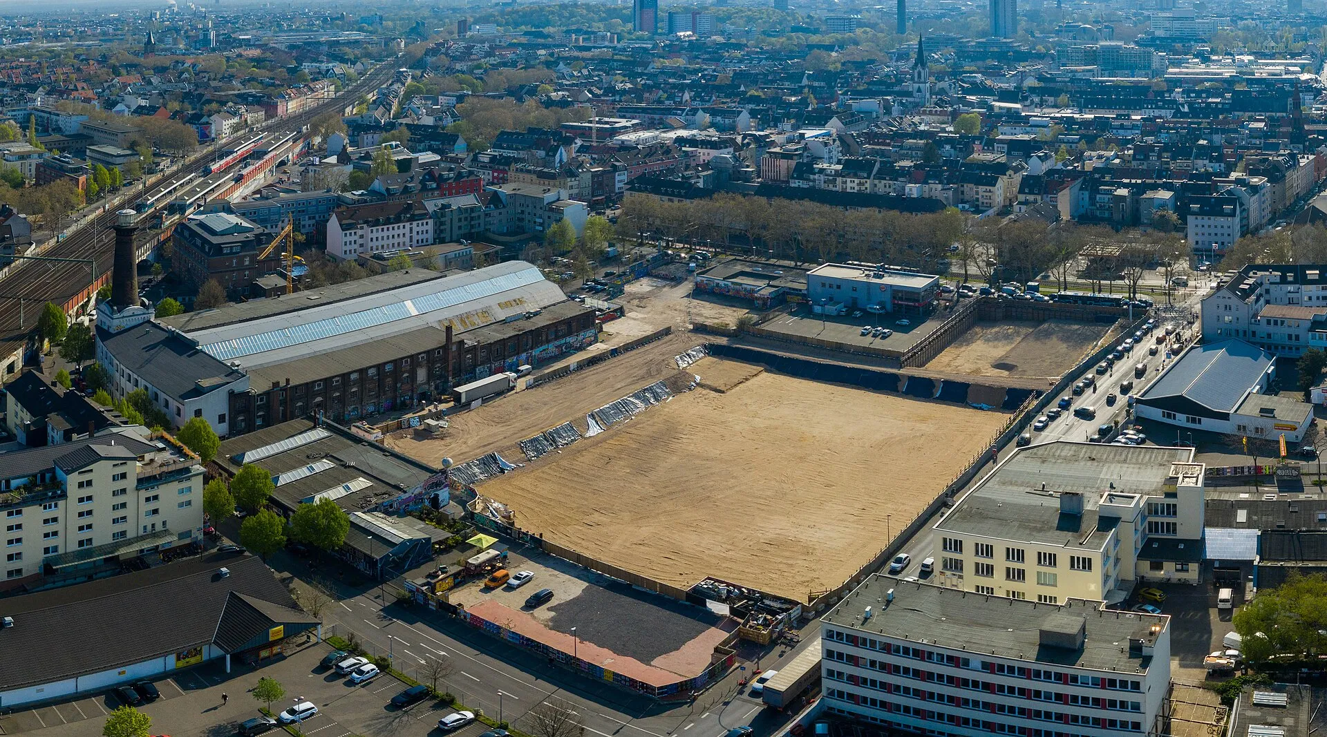 Helios-Gelände - Köln-Ehrenfeld - Baugrube für den geplanten Neubau einer Schule, April 2019