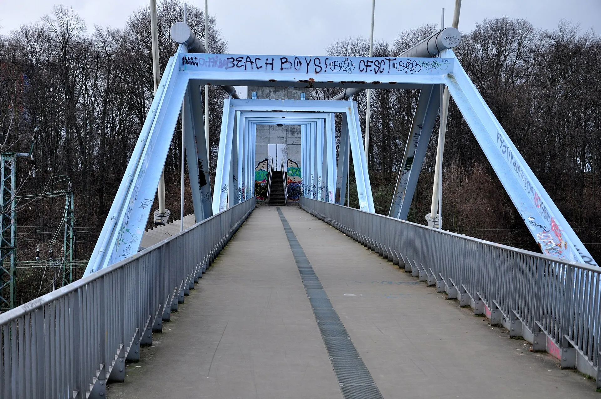 MediaPark in Köln – Heuschreckenbrücke