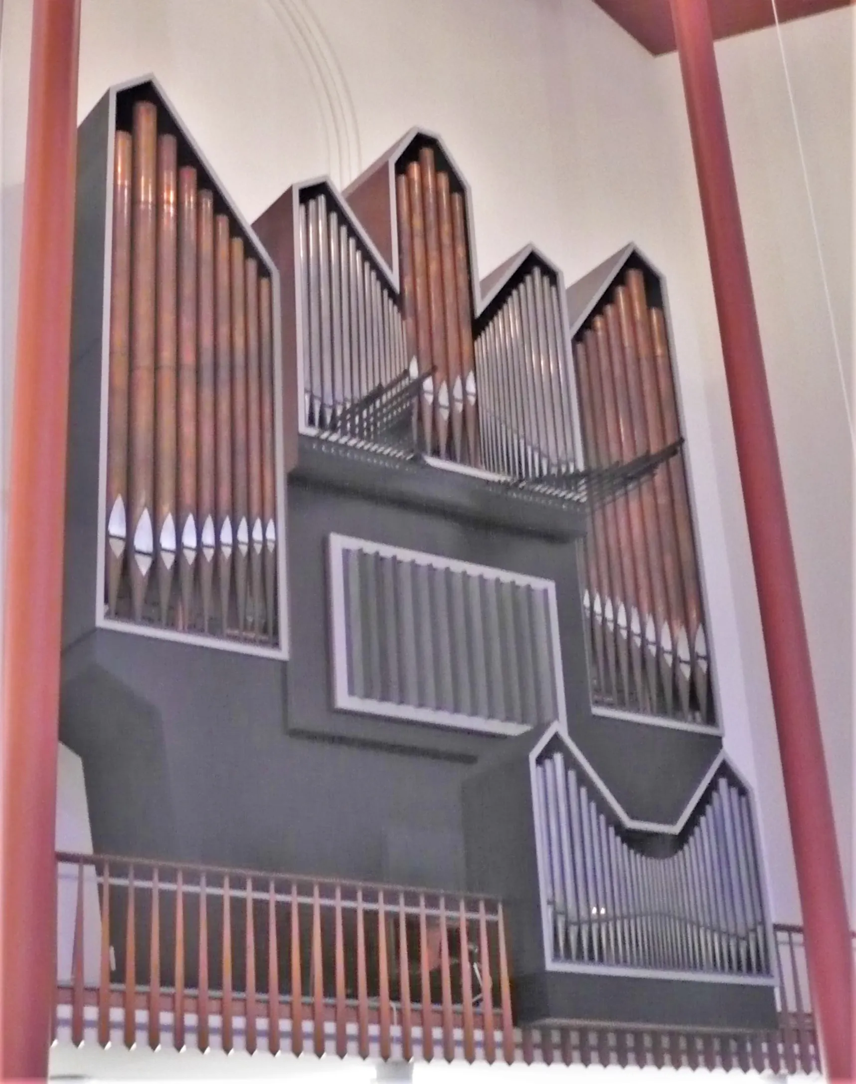 de:Herz-Jesu-Kirche (Köln) , 1962 geweihte Orgel von Kemper & Sohn aus Lübeck, 35 Register, drei Manuale und Pedal