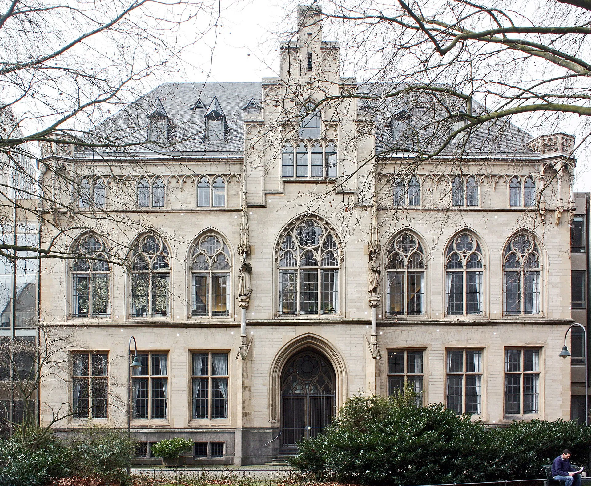 Köln, Stadtarchiv um 1897, später Privatbibliothek und ab 2014 Teil eines Hotels