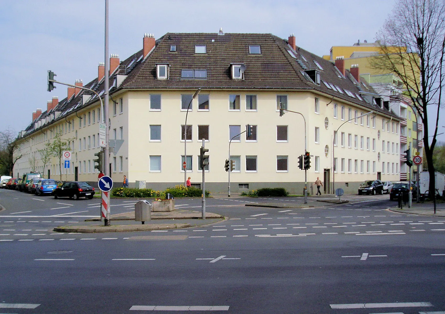 Wohngebäude an der Münchener-./Ecke Höhenberger Straße in Köln-Höhenberg