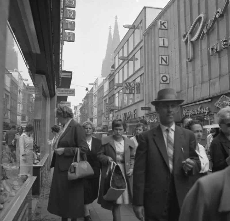 For documentary purposes the German Federal Archive often retained the original image captions , which may be erroneous, biased, obsolete or politically extreme