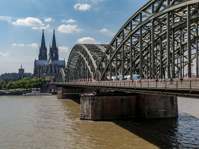 Kletteranlage Hohenzollernbrücke