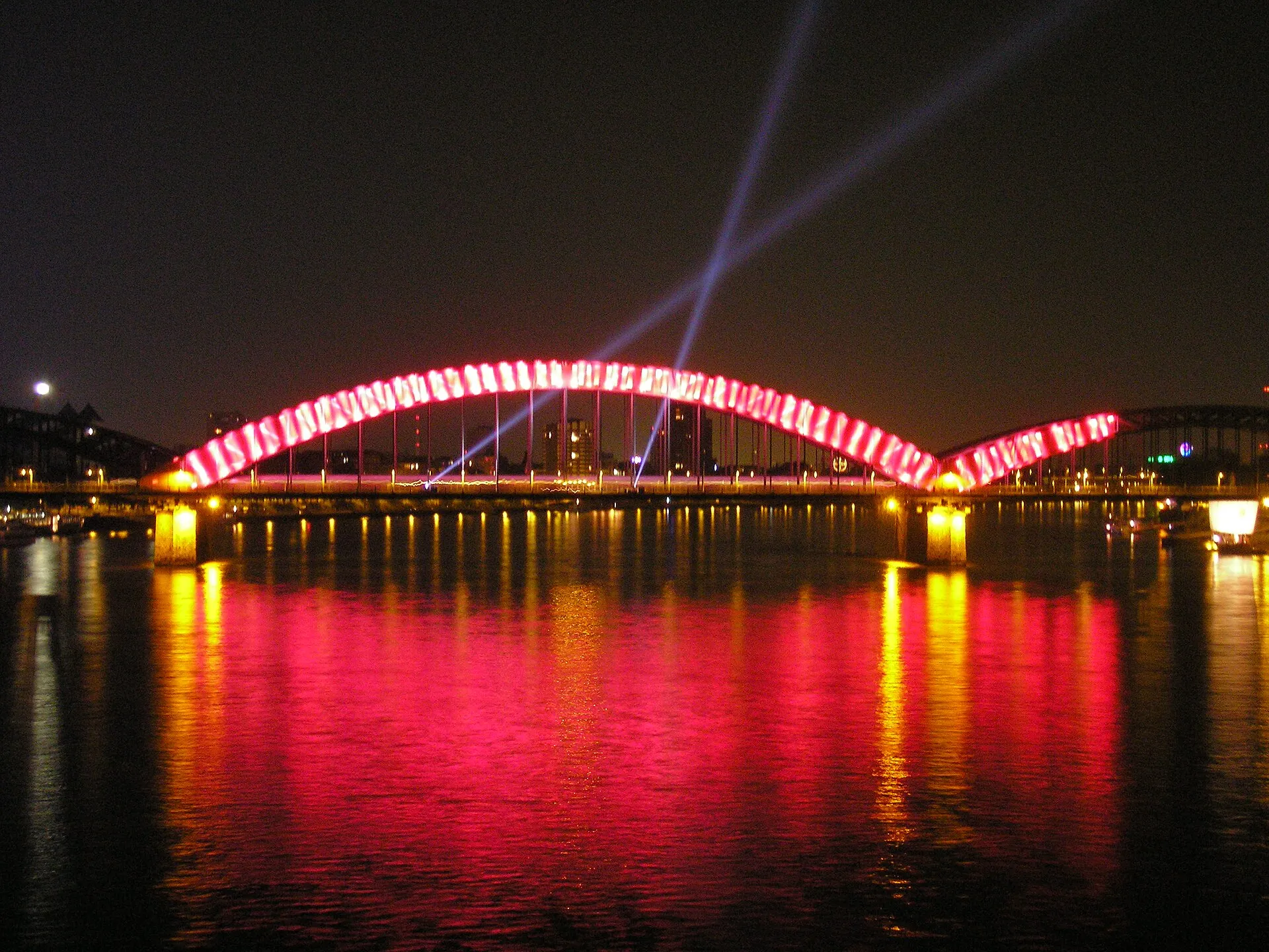 Hohenzollernbrücke in Köln anlässlich des DEKT 2007.