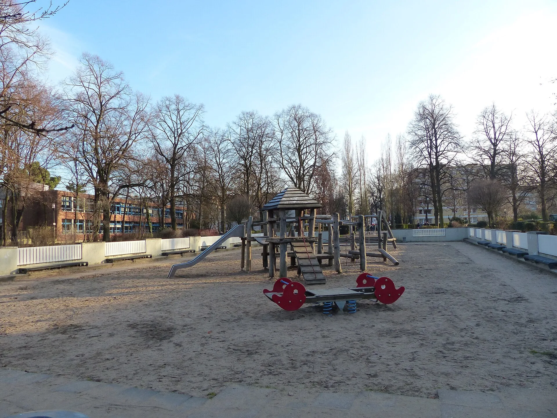 Köln-Lindenthal: Karl-Schwering-Platz - Spielplatz