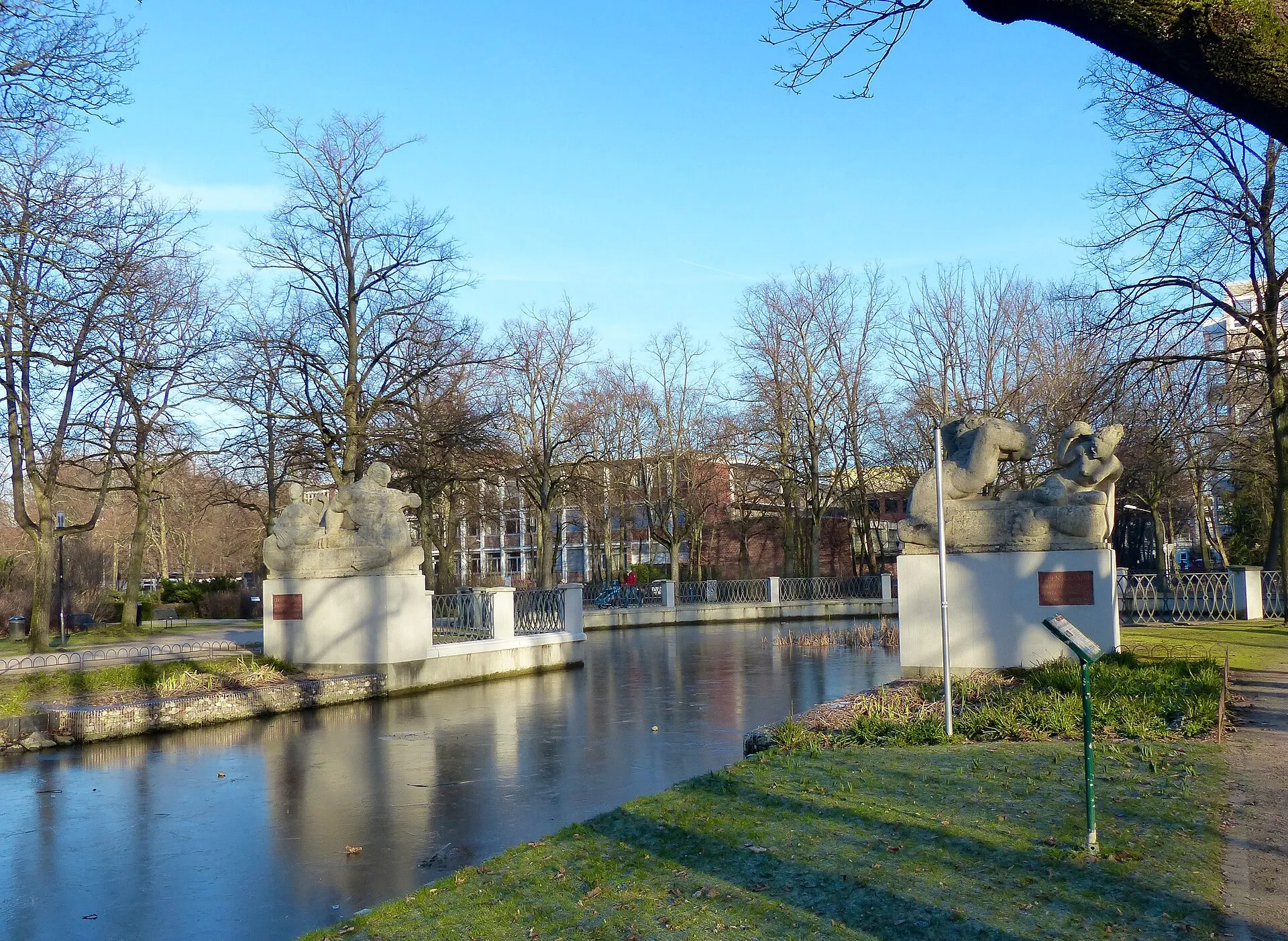 Rautenstrauchkanal in Köln-Lindenthal: "Kentaur und Najade“ Eduard Schmitz (1930)