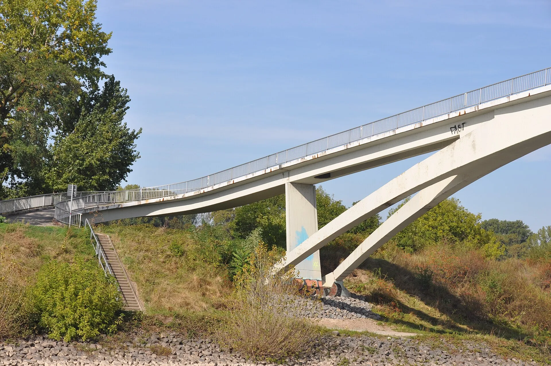 Katzenbuckelbrücke in Köln-Mülheim