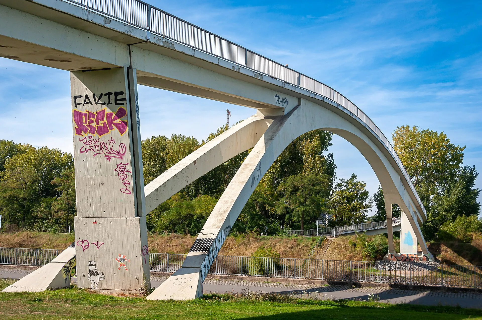 Katzenbuckelbrücke in Köln-Mülheim