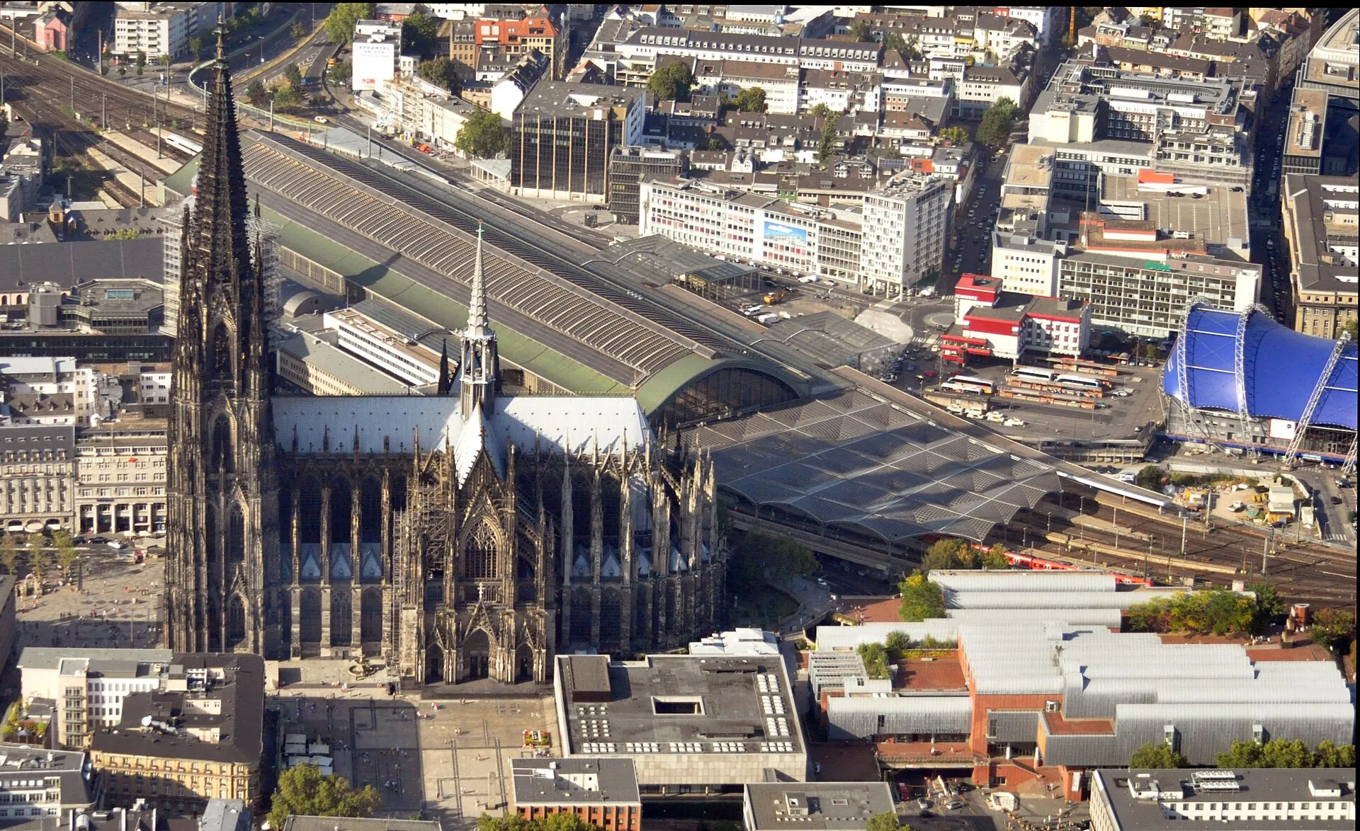 Hauptbahnhof und Dom in Köln (NRW) Blick nach Norden