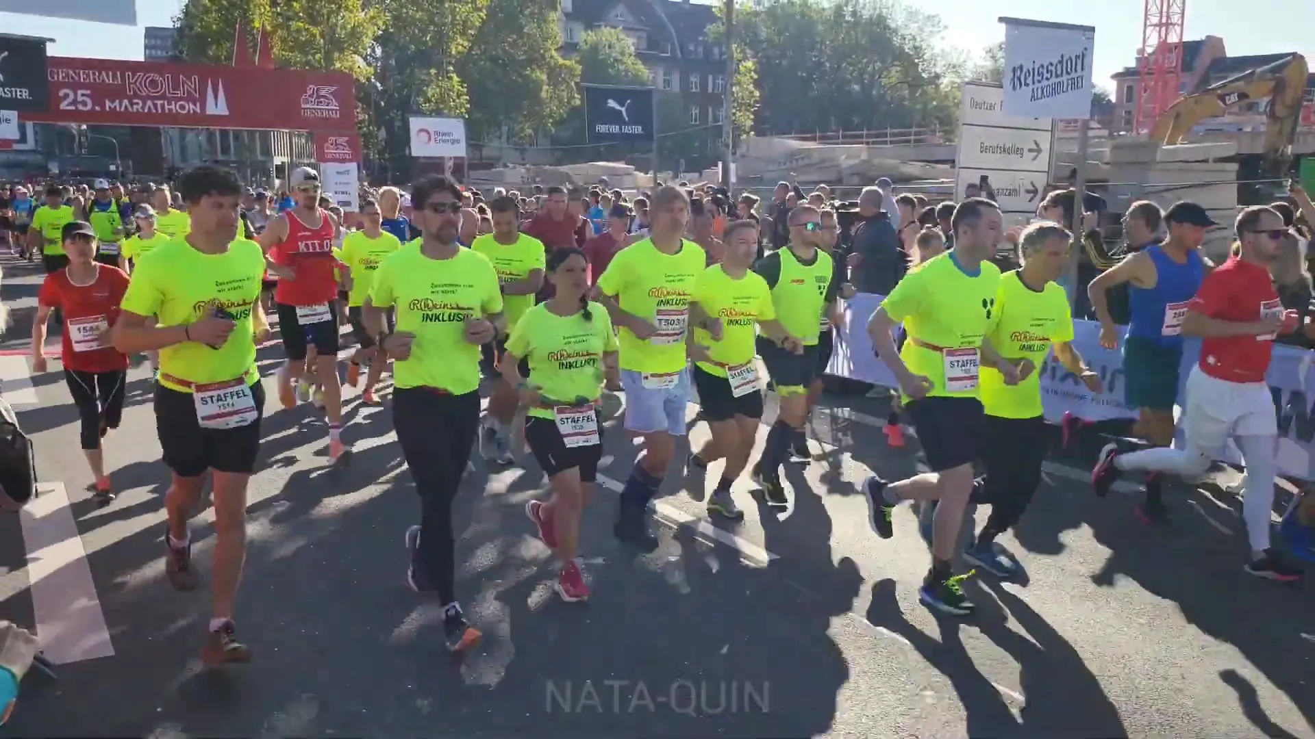 Start zur Marathonstaffel in Köln 2023, 32 inklusive Staffeln mit unterschiedlichen Beeinträchtigungen, darunter auch Blinde