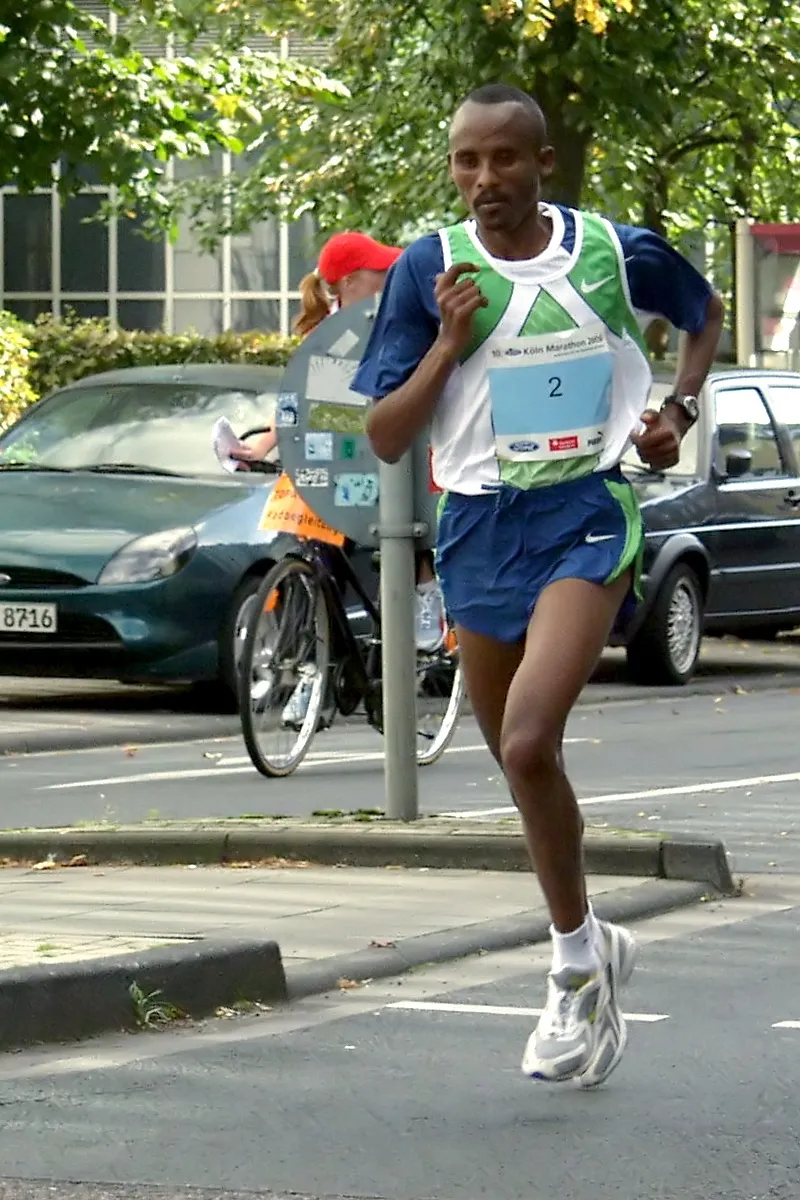 Teferi Wodajo, winner of Cologne Marathon 2006, between km 21 and 22