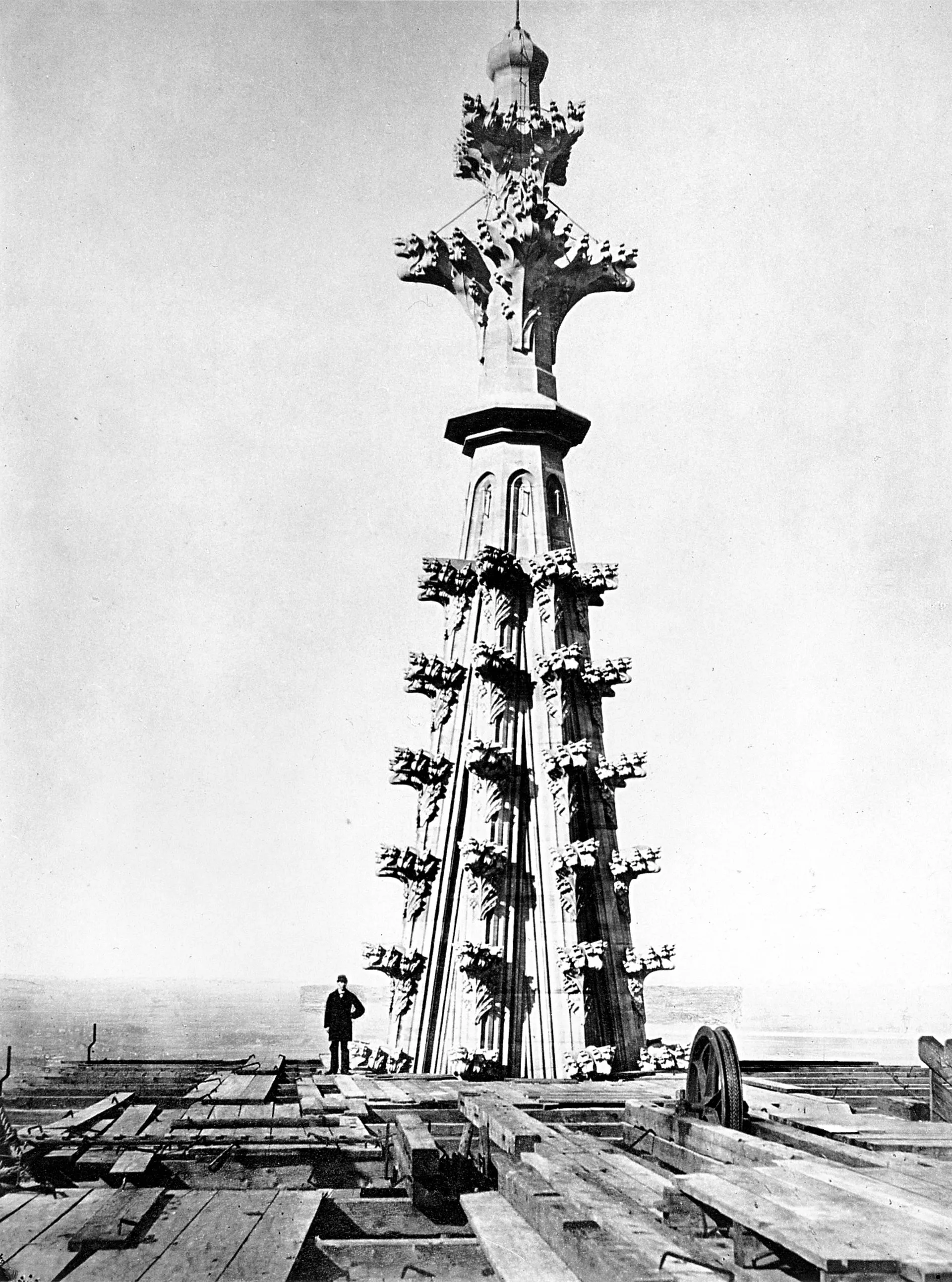 Spitze des Nordturmes des Kölner Domes .