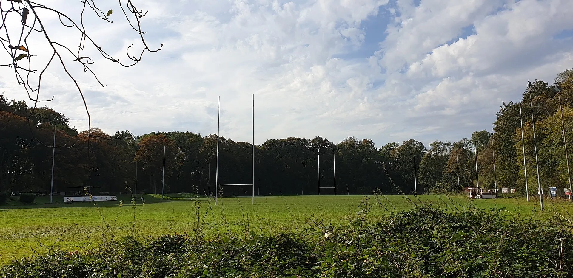 Spielfeld des Kölner Rugby-Parks am äußeren Grüngürtel im Stadtteil Klettenberg.