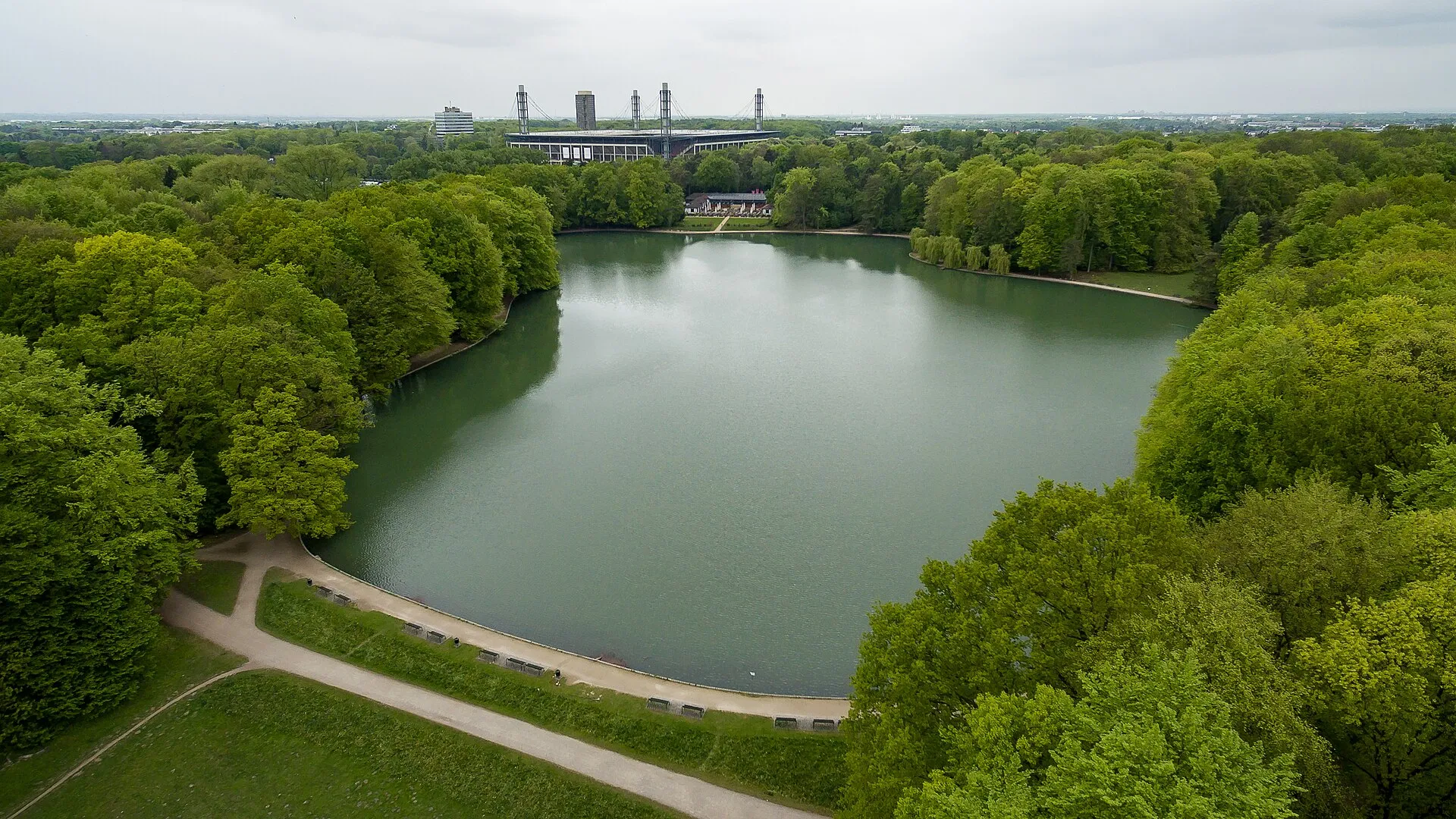 Adenauer-Weiher im Kölner Grüngürtel