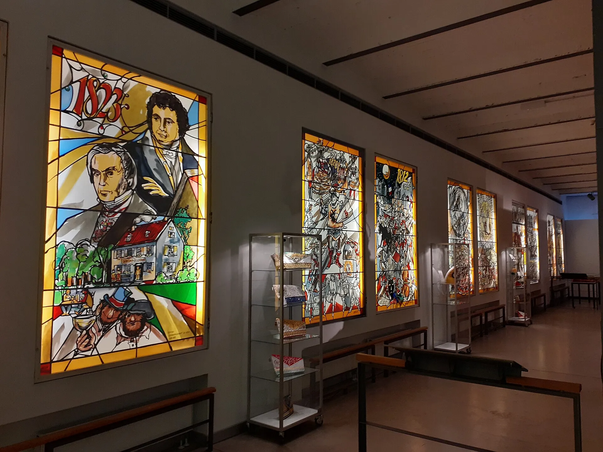 12 bleiverglaste Fenster zur Geschichte des Kölner Karnevals im Karnevalsmuseum Köln (Dauerausstellung)