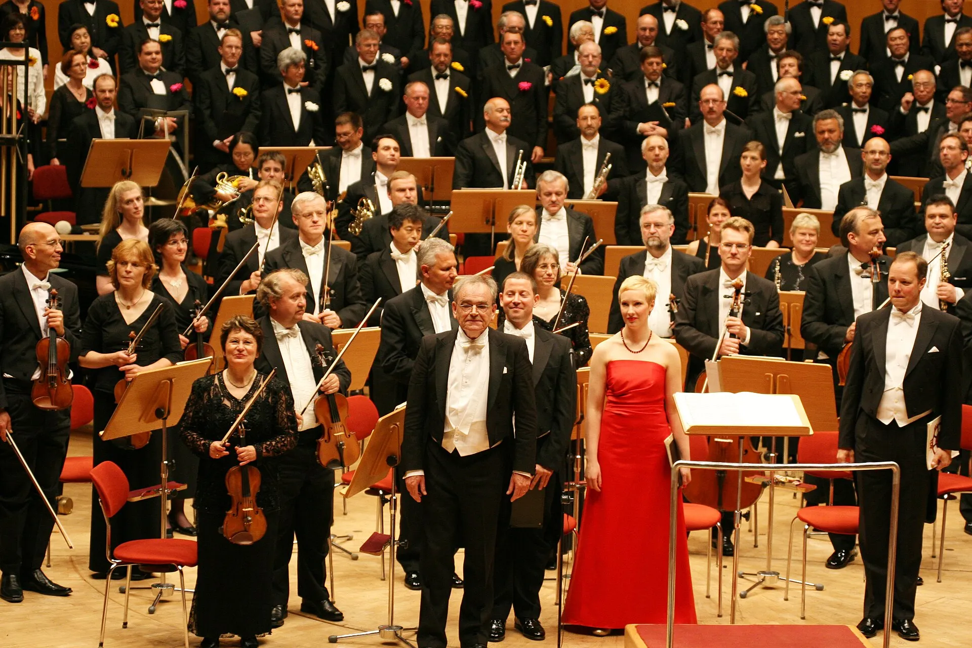 Prof. Horst Meinardus im Anschluss an das Konzert mit der Tokyo Oratorio Society, dem Philharmonischen Orchester Vorpommern und dem Philharmonischen Chor Köln a