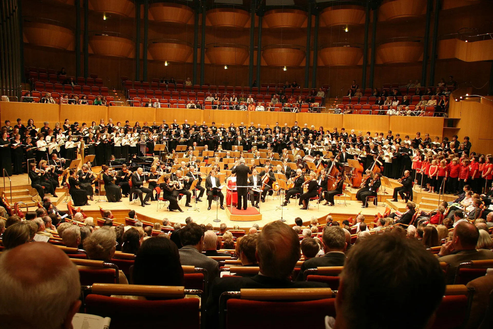 Philharmonischer Chor Köln unter der Leitung von Prof. Horst Meinardus am 31. Mai in einem Konzert mit der Tokyo Oratorio Society und dem Philharmonisches Orche