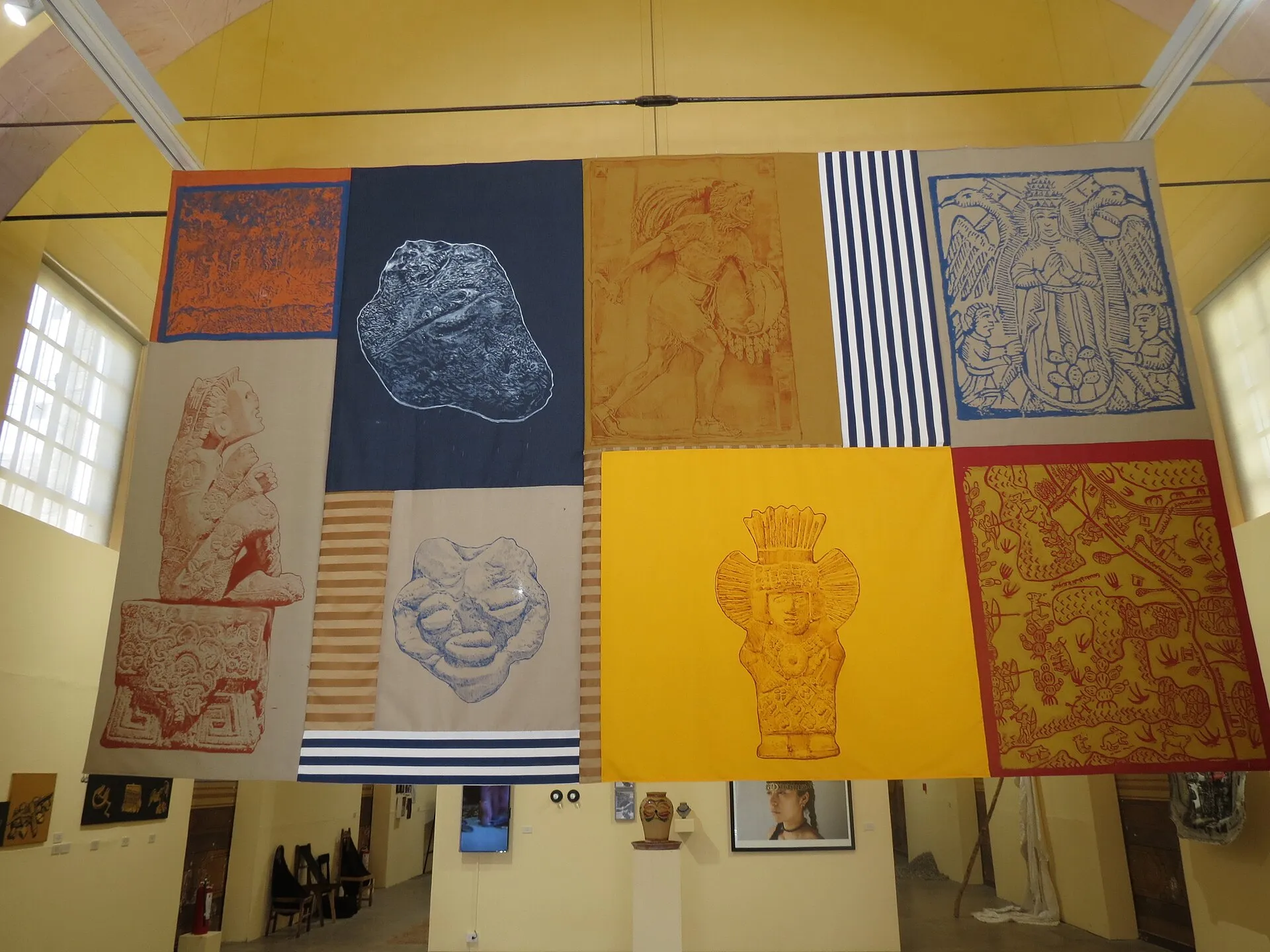 Mitos y ritos de Atotonilco de Sebastián Riffo, en la exposición De Aquí para Allá. Agitaciones Recíprocas entre México y Chile , en la Ex Escuela de Cristo, ce