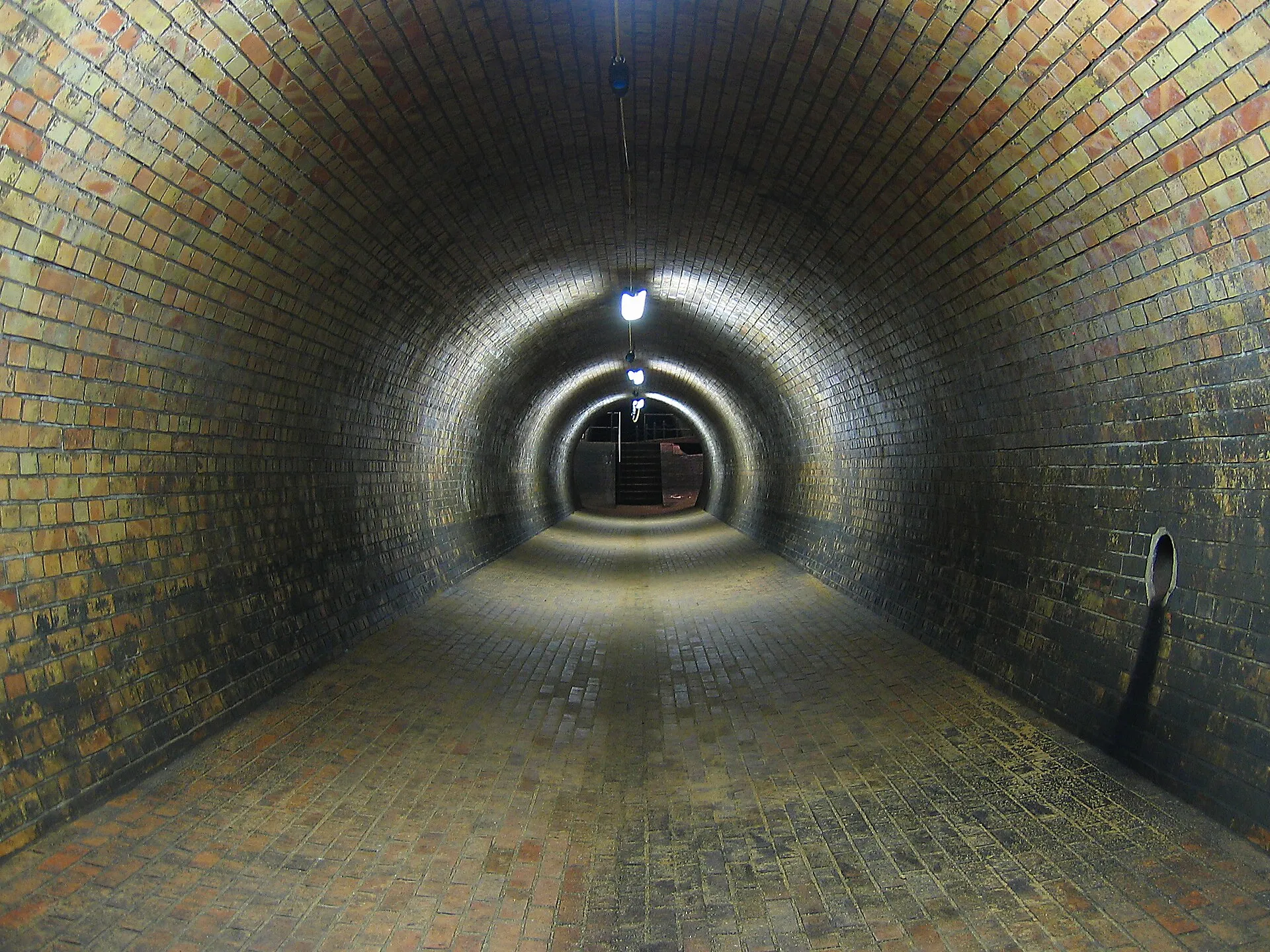Kronleuchtersaal in der Kölner Kanalisation