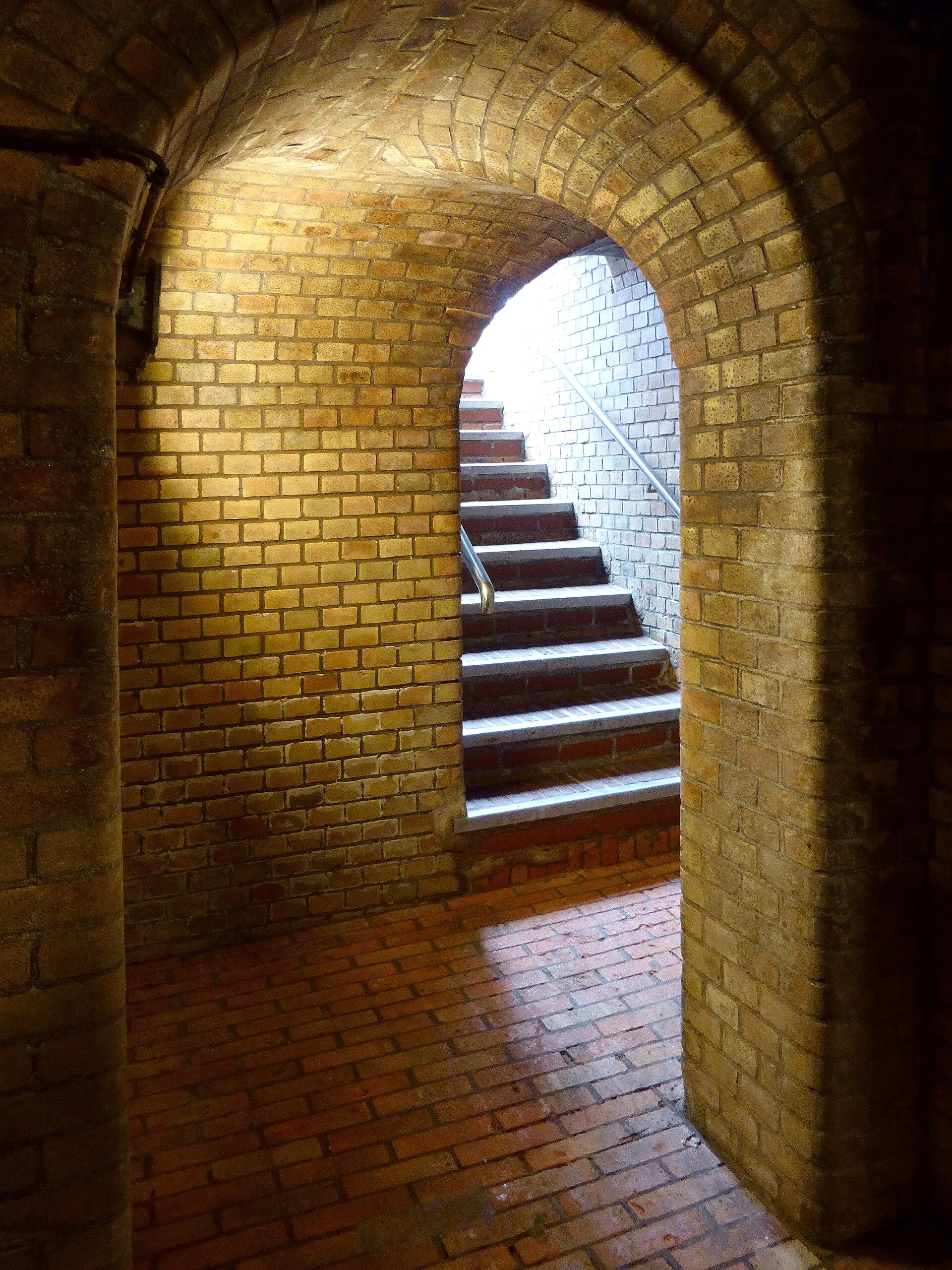 Der Kronleuchtersaal der Kölner Kanalisation .